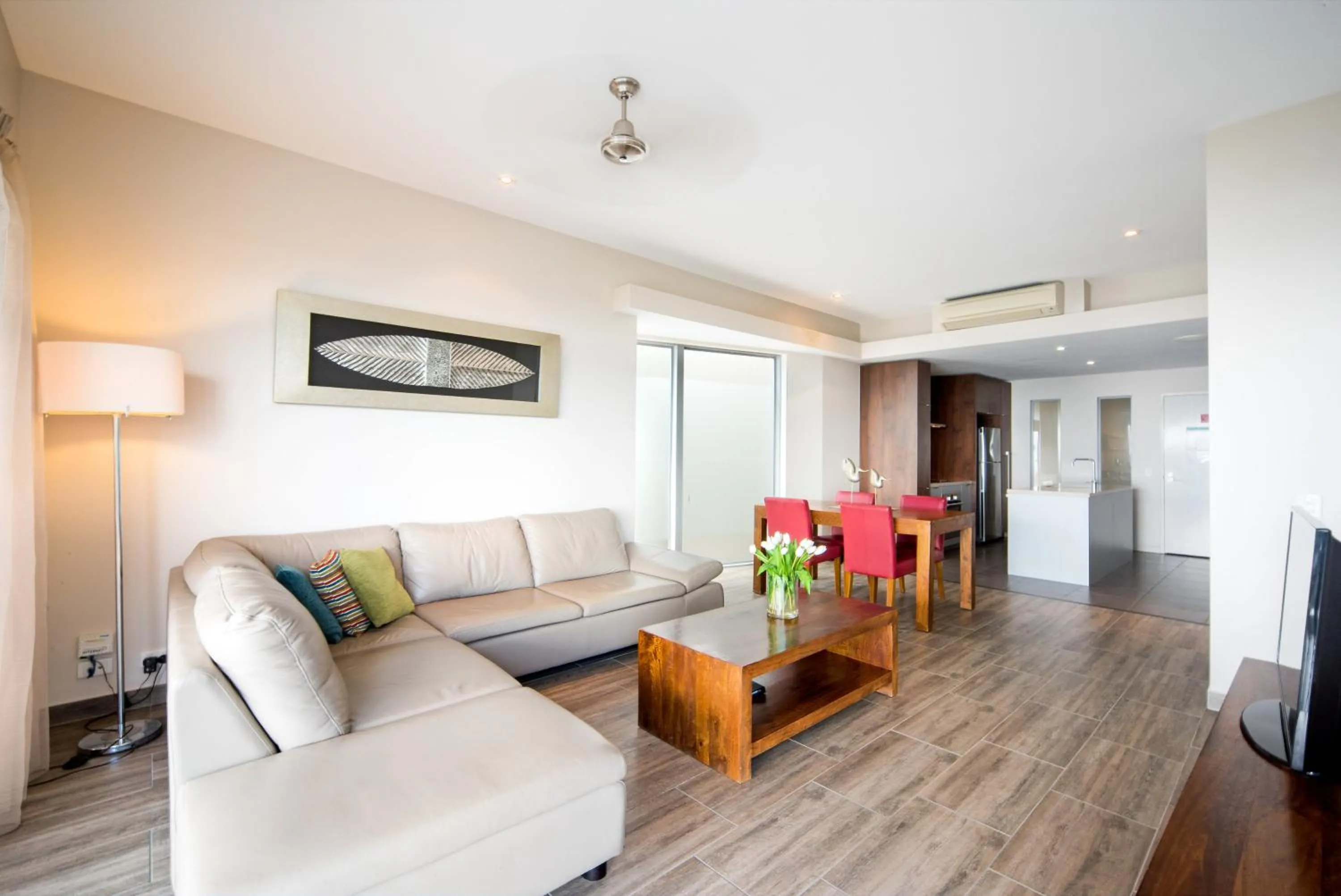 Photo of the whole room in Whitsunday Reflections