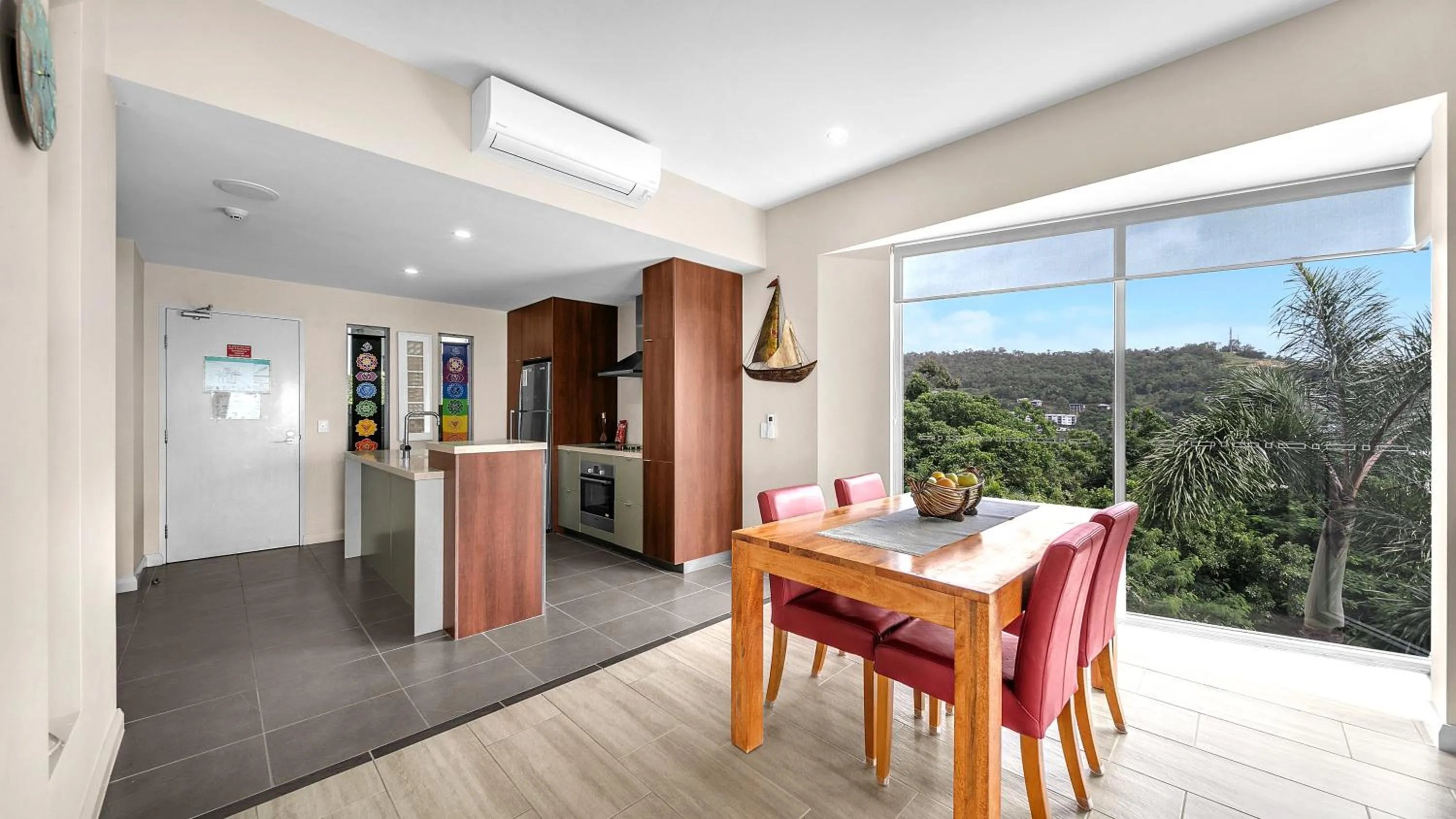 Dining area in Whitsunday Reflections