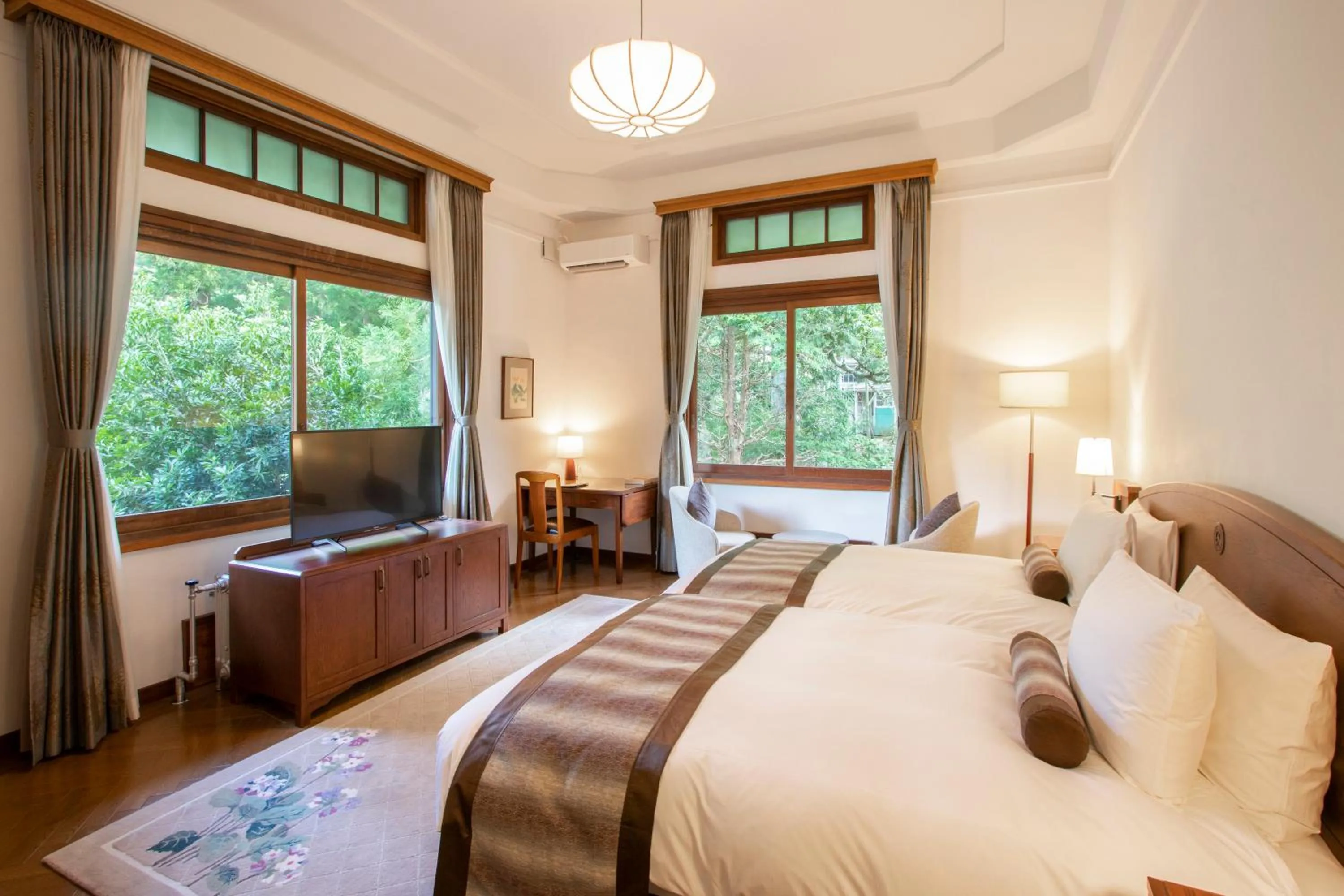 Photo of the whole room, Bed in The Fujiya Hotel