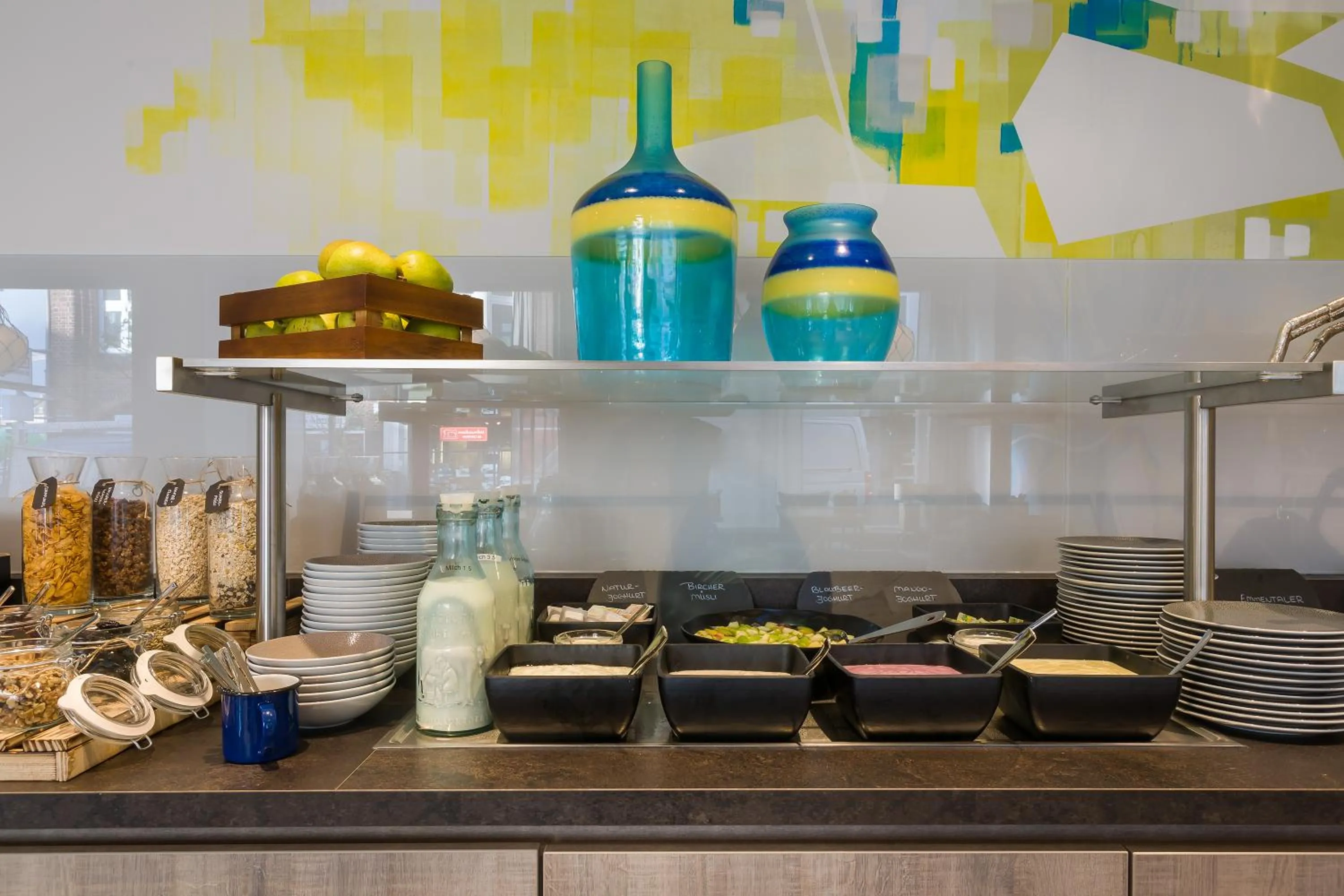 Food and drinks in Holiday Inn - the niu, Welly Kiel by IHG