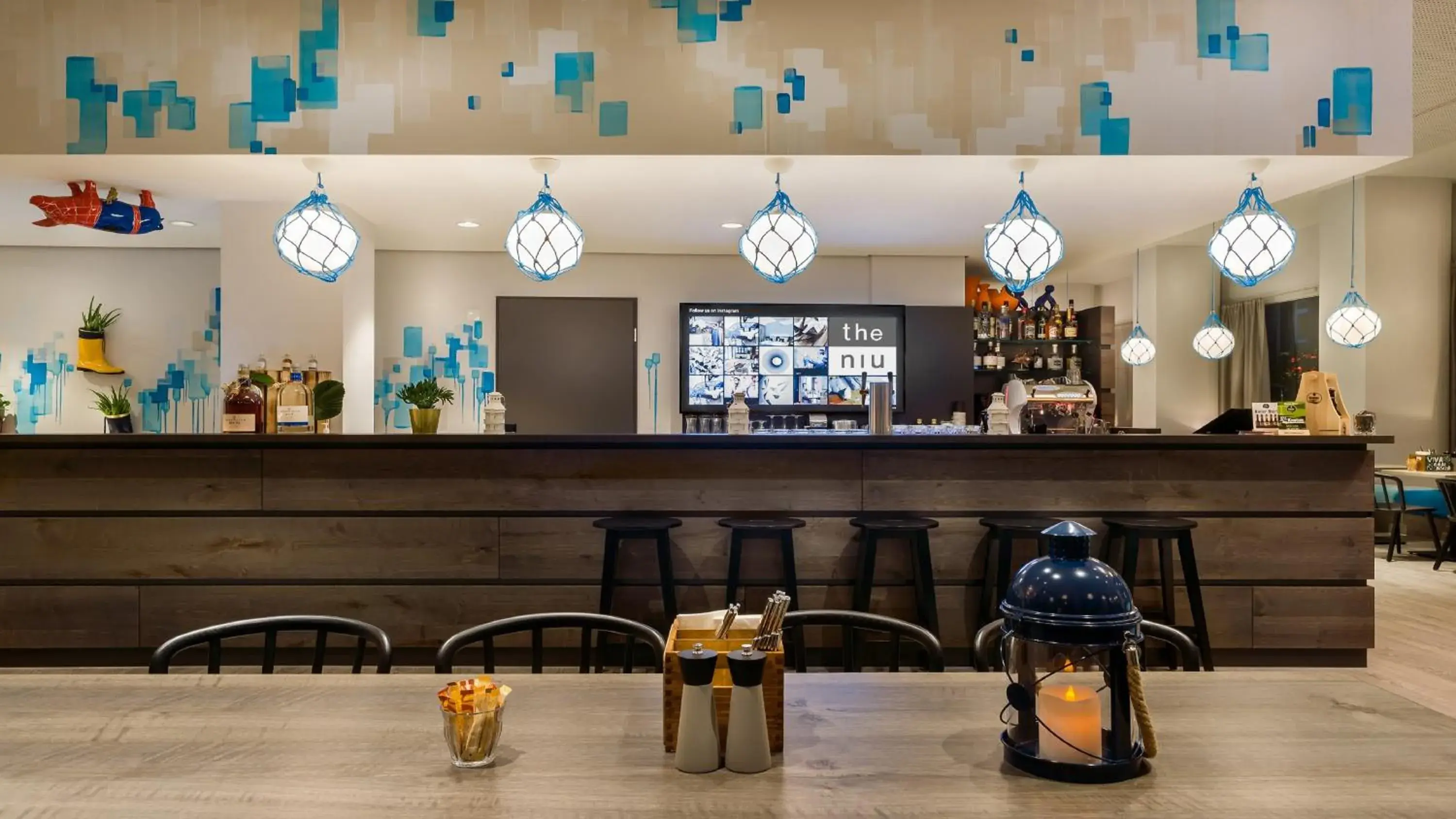 Lounge or bar in Holiday Inn - the niu, Welly Kiel by IHG Lounge or bar in Holiday Inn - the niu, Welly Kiel by IHG