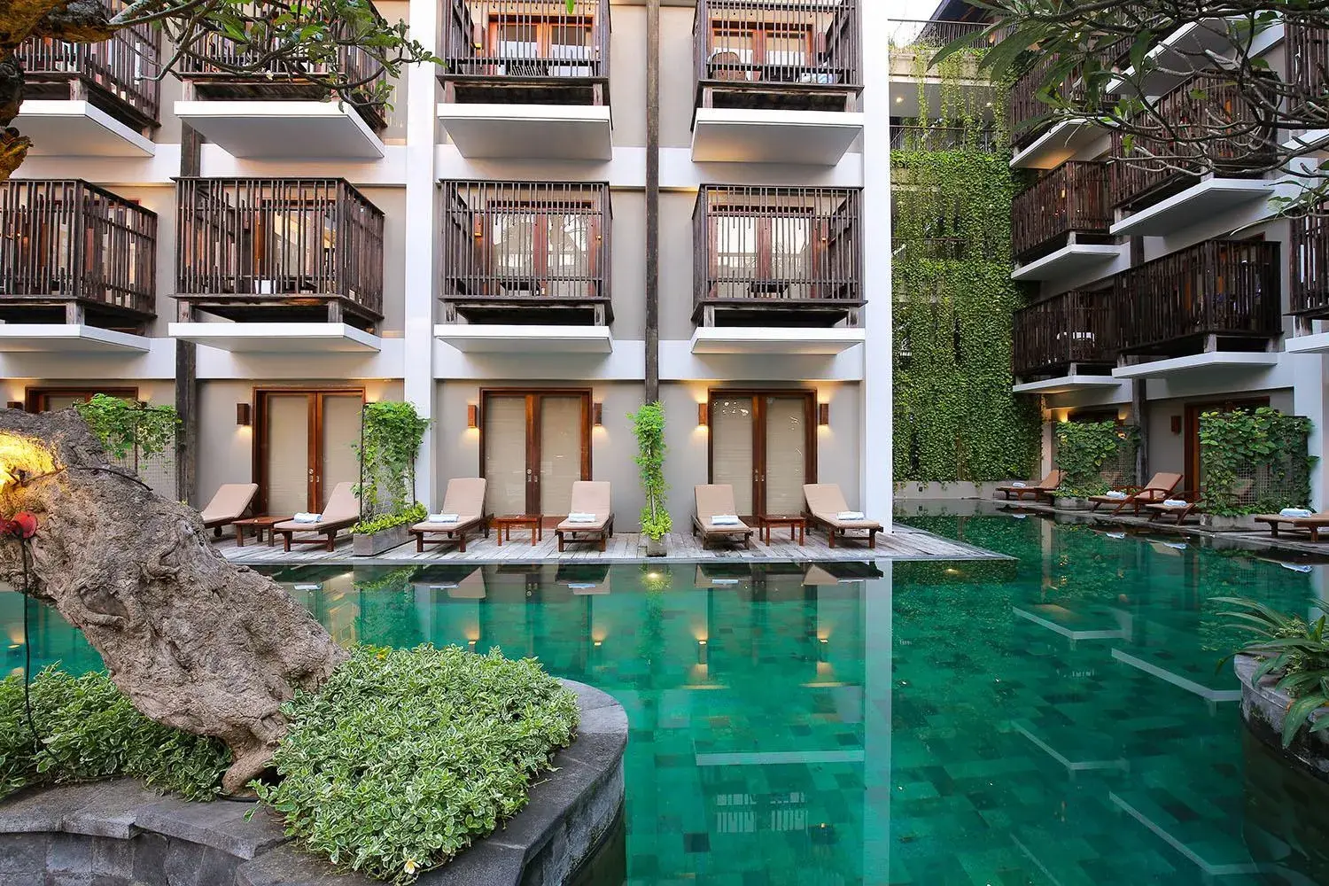 Swimming pool in THE 1O1 Bali Oasis Sanur Swimming pool in THE 1O1 Bali Oasis Sanur