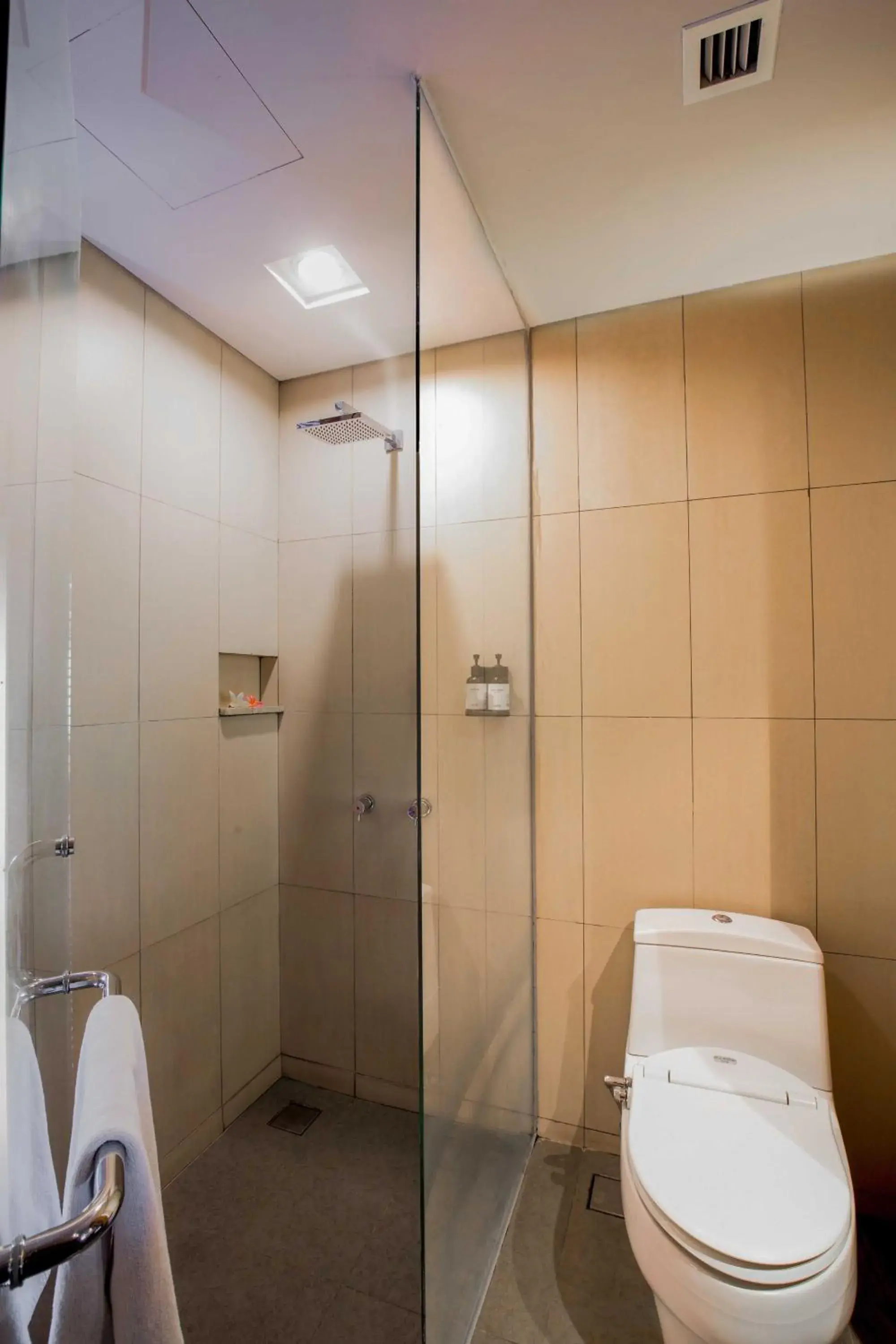 Bathroom in THE 1O1 Bali Oasis Sanur Bathroom in THE 1O1 Bali Oasis Sanur