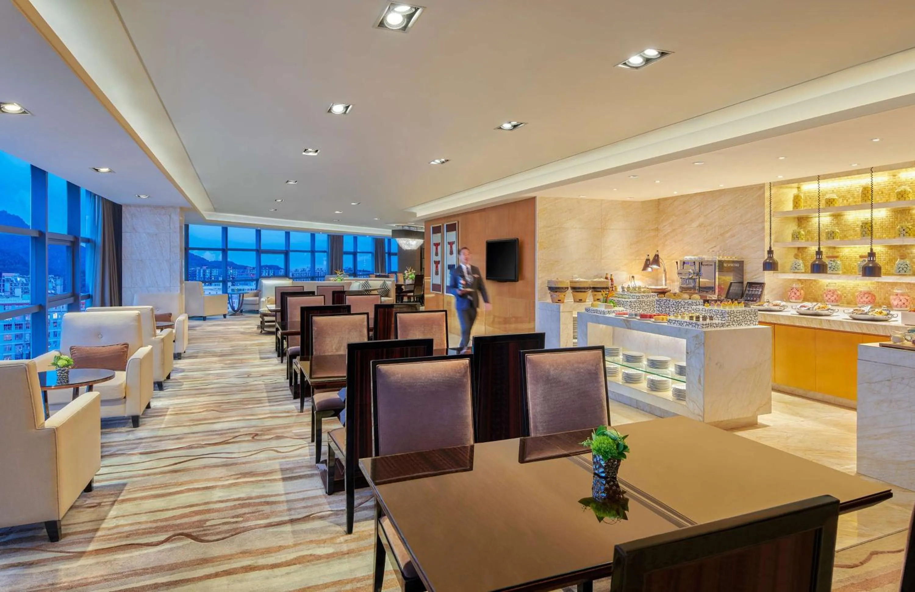 Property building in Hilton Guangzhou Baiyun - Canton Fair Free Shuttle Bus