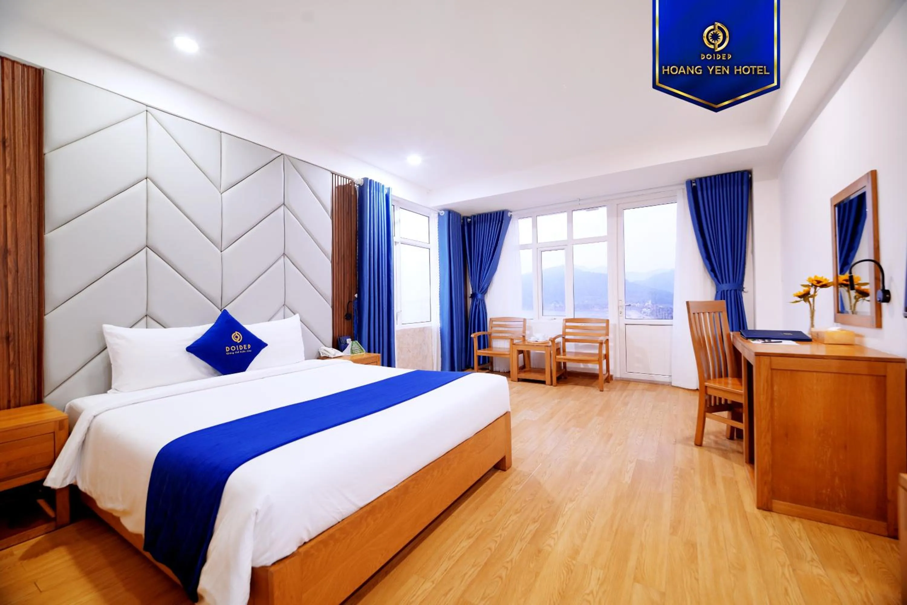 Bedroom, Bed in Sandals Hoàng Yến