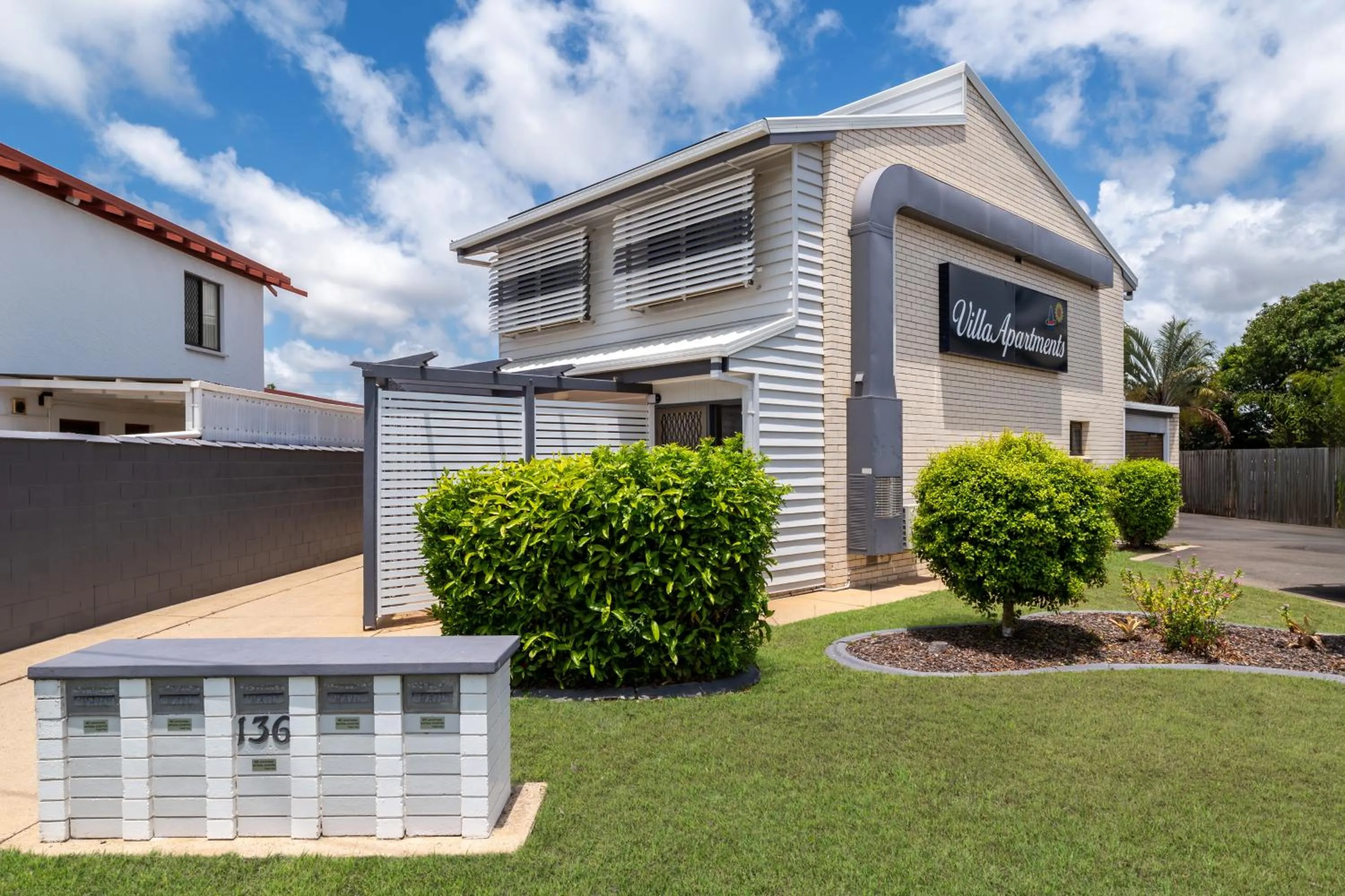 Property building in Villa Mirasol Motor Inn