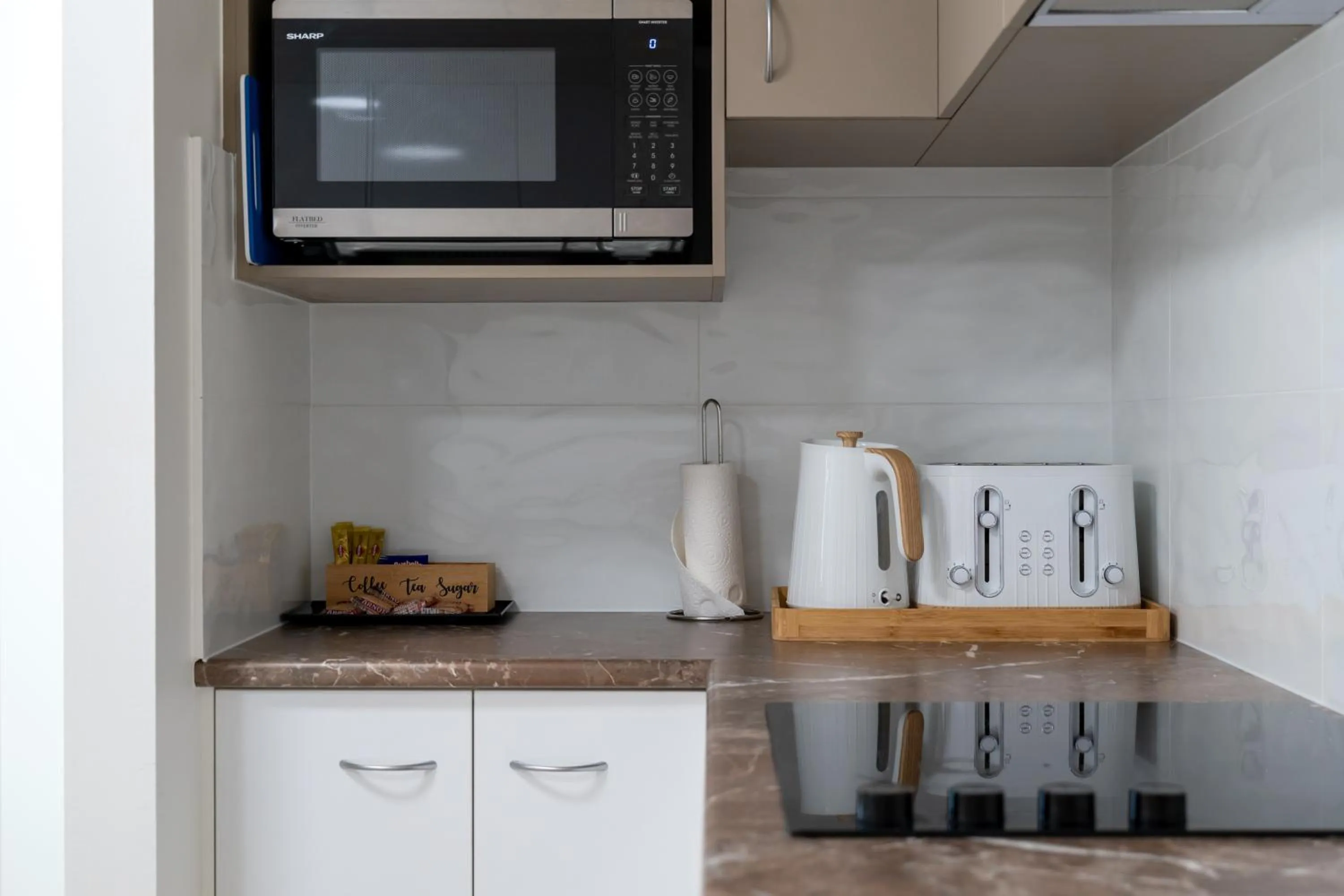 microwave in Villa Mirasol Motor Inn