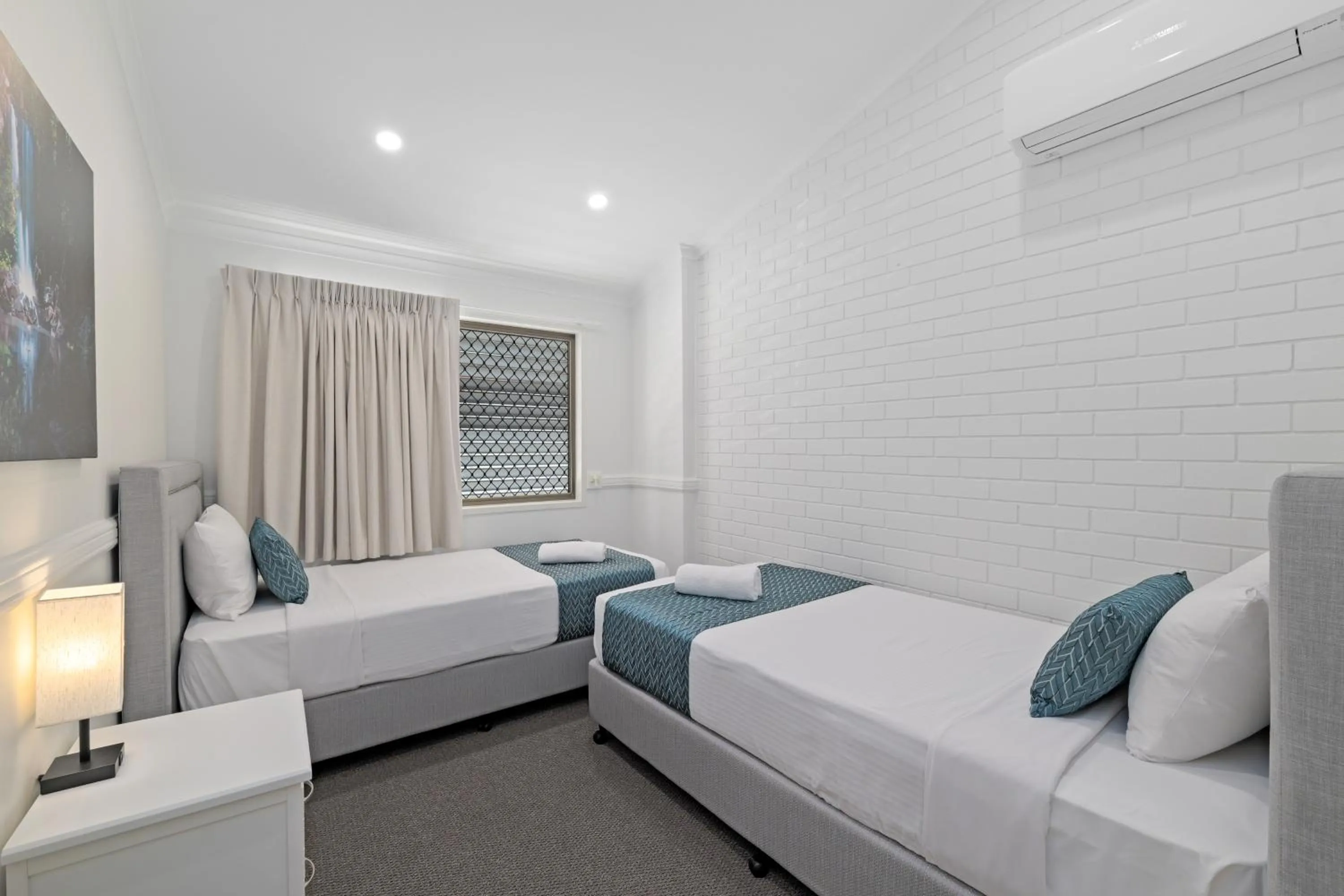 Bed in Villa Mirasol Motor Inn