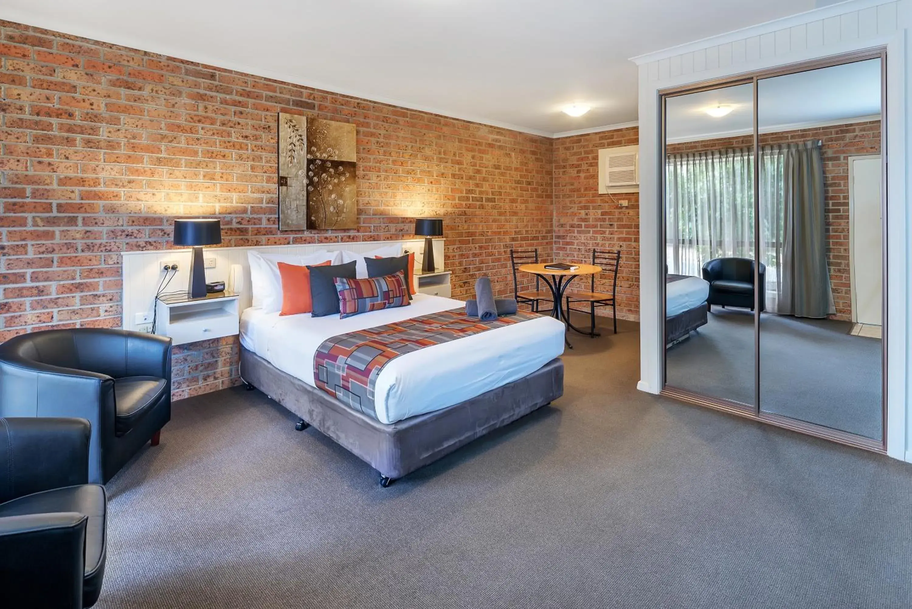 Photo of the whole room, Bed in Begonia City Motor Inn Photo of the whole room, Bed in Begonia City Motor Inn