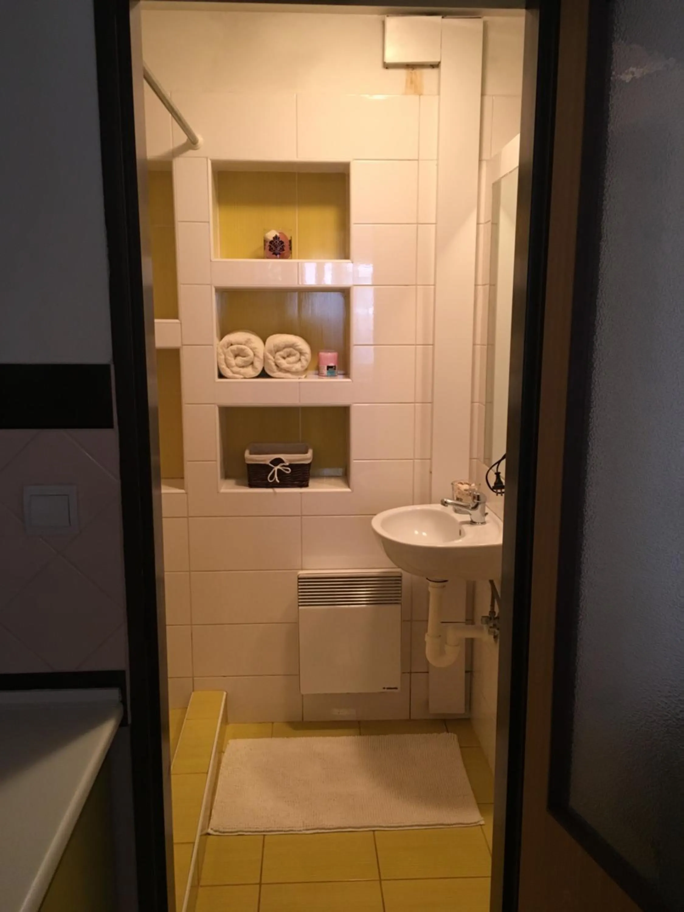 Bathroom in Sausage dog's apartments
