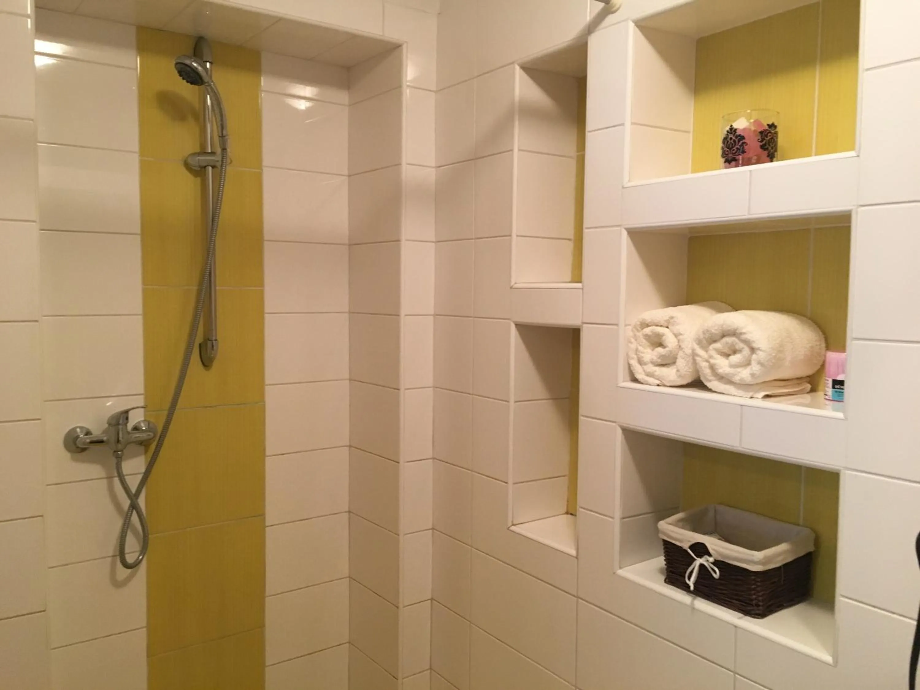 Bathroom in Sausage dog's apartments