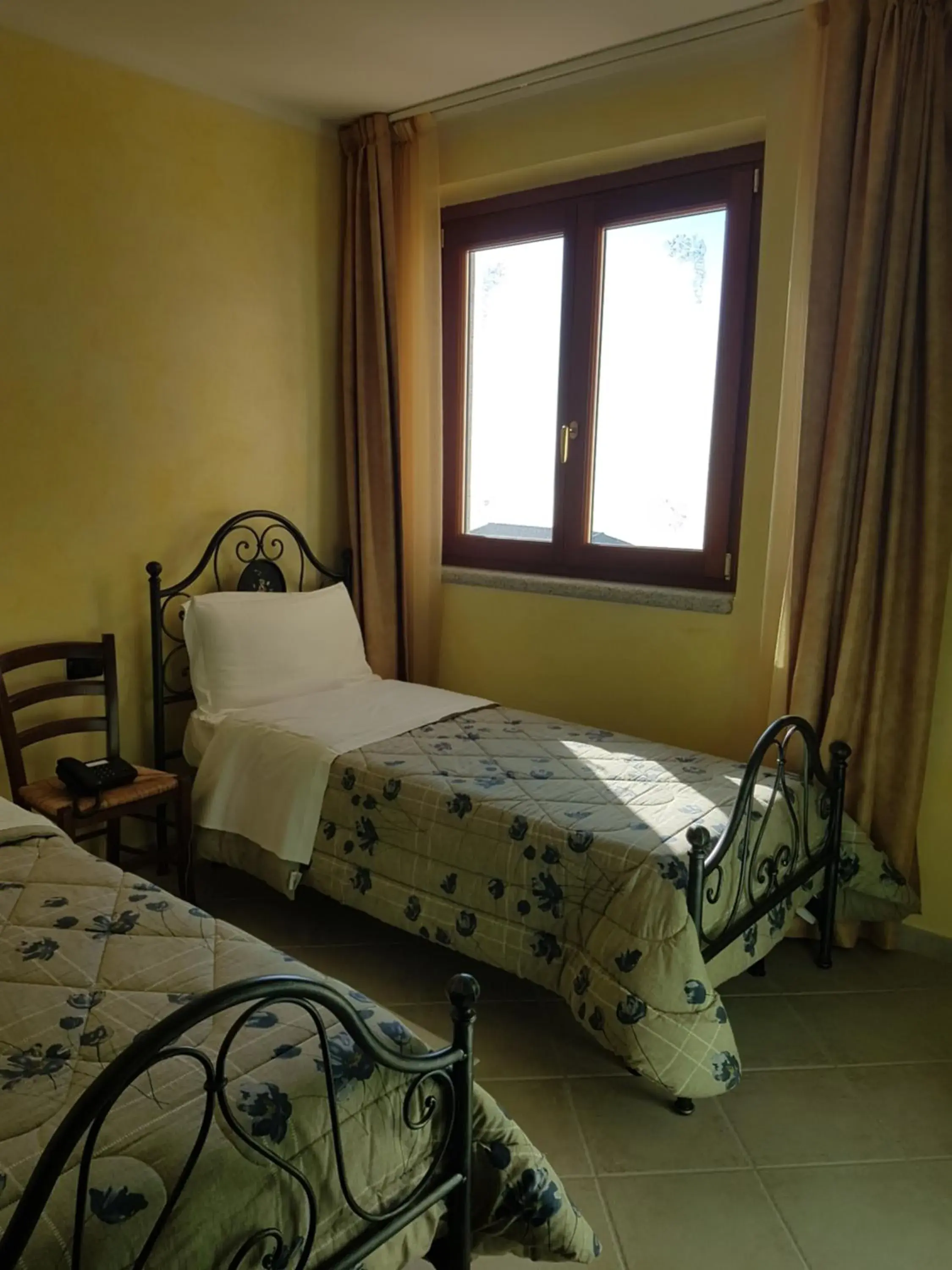 Twin Room with Bathroom in Le Tre Rose Twin Room with Bathroom in Le Tre Rose