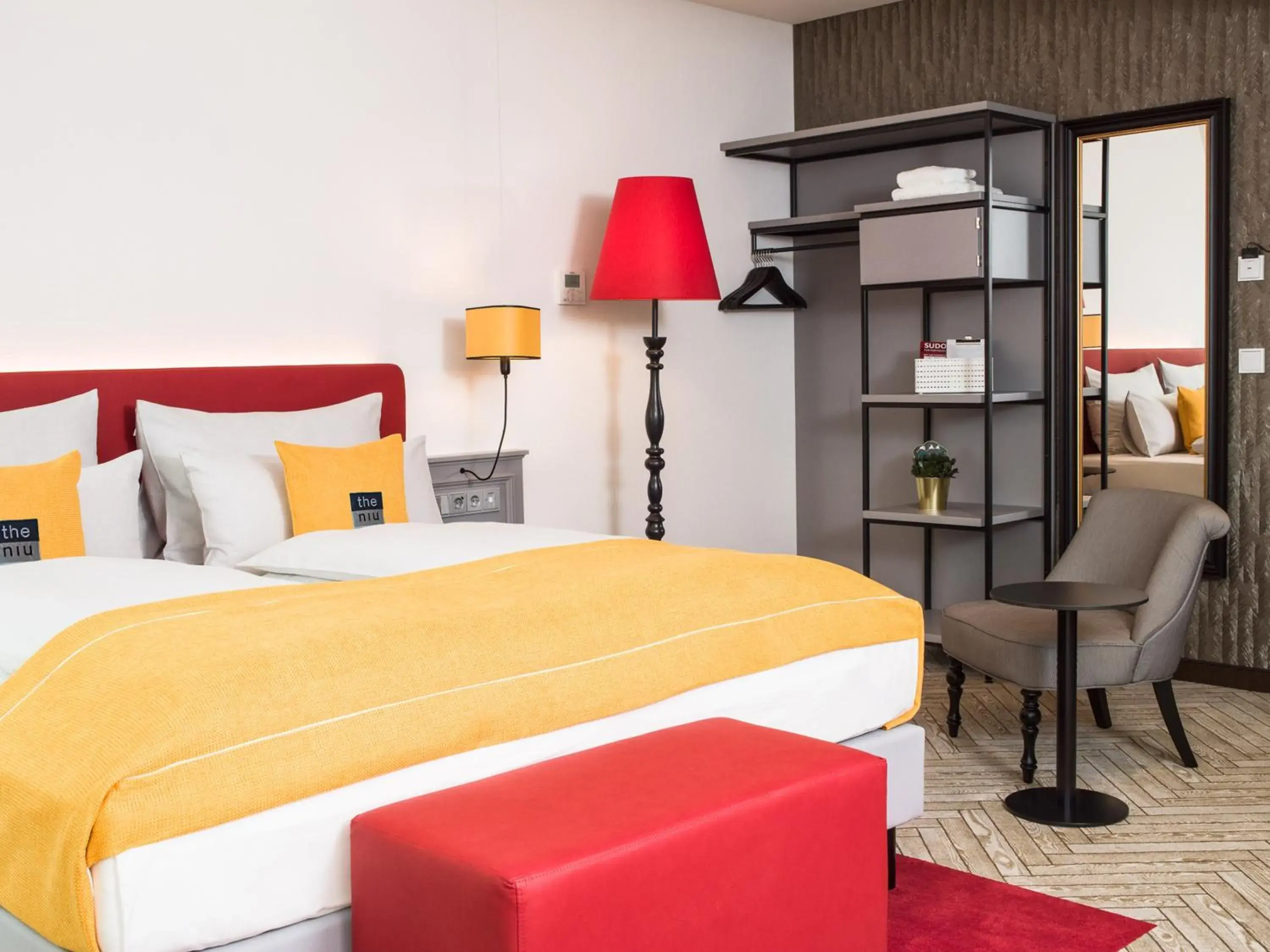 Seating area, Bed in Holiday Inn - the niu, Franz Vienna by IHG Seating area, Bed in Holiday Inn - the niu, Franz Vienna by IHG