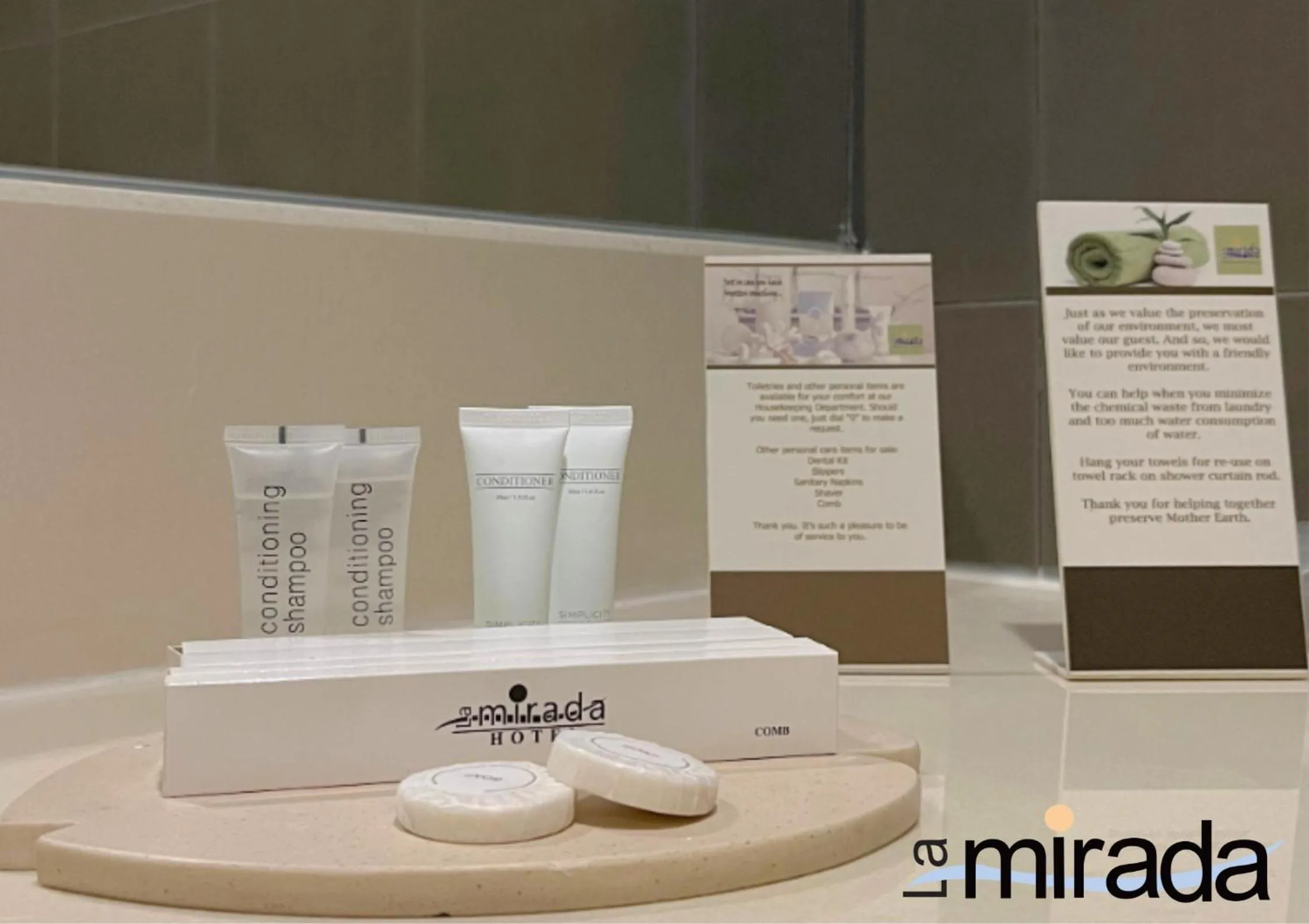 Bathroom in La Mirada Hotel