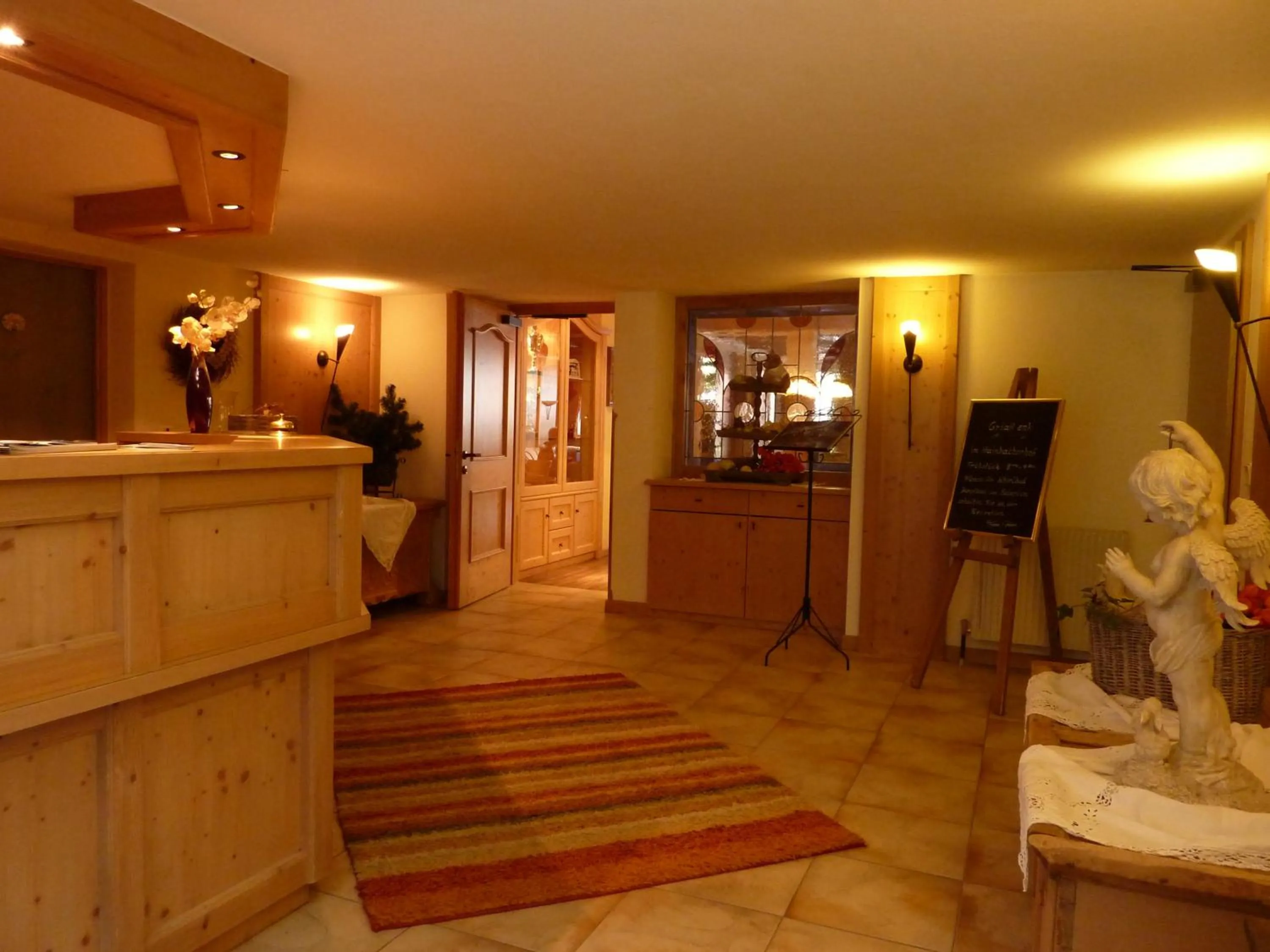 Lobby or reception in Hotel Garni Hainbacherhof