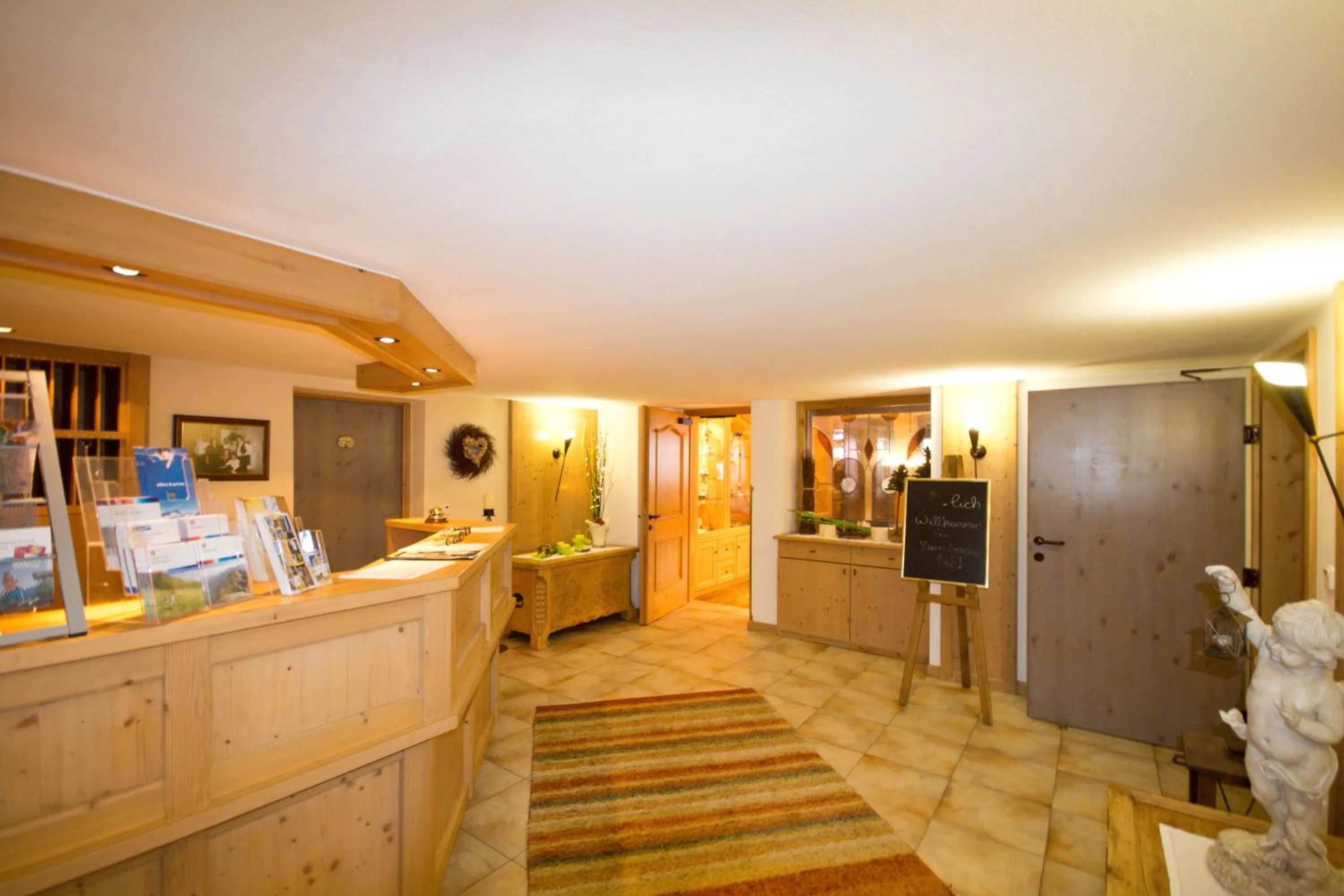 Lobby or reception in Hotel Garni Hainbacherhof