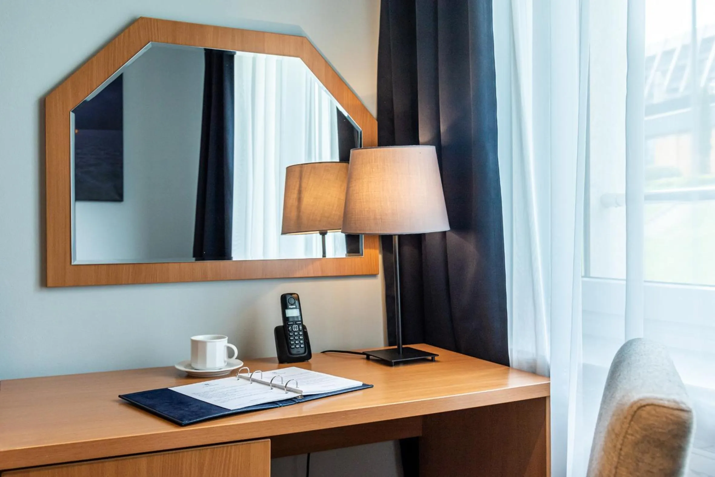 Coffee/tea facilities, Bed in Hotel Nawigator Szczawnica