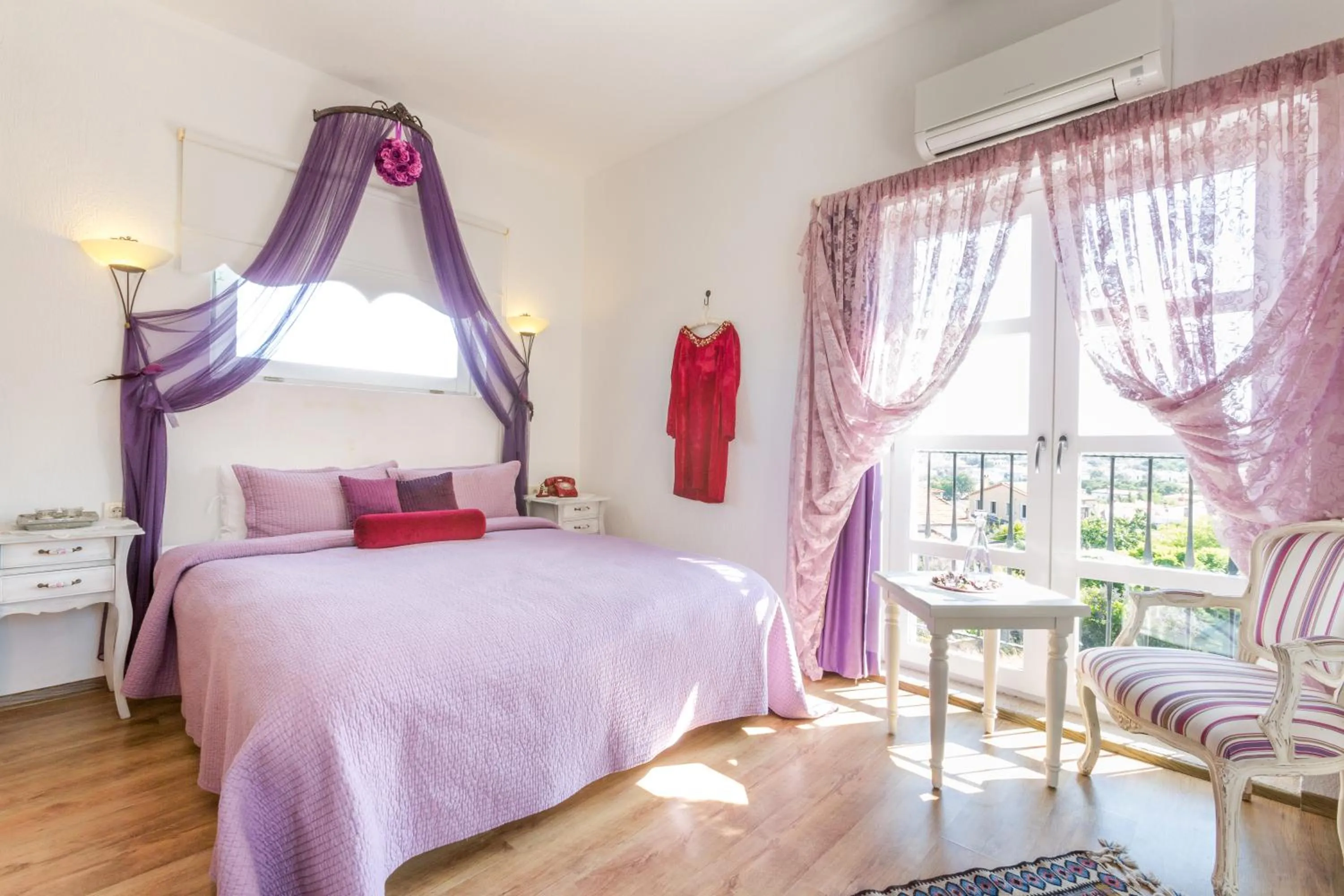 Decorative detail in Chigdem Hotel-Special Category