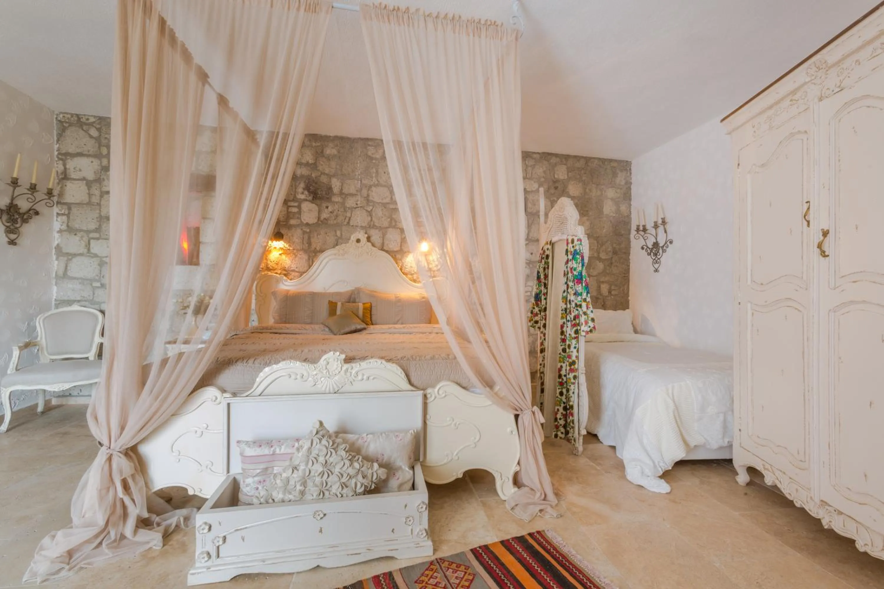 Decorative detail in Chigdem Hotel-Special Category