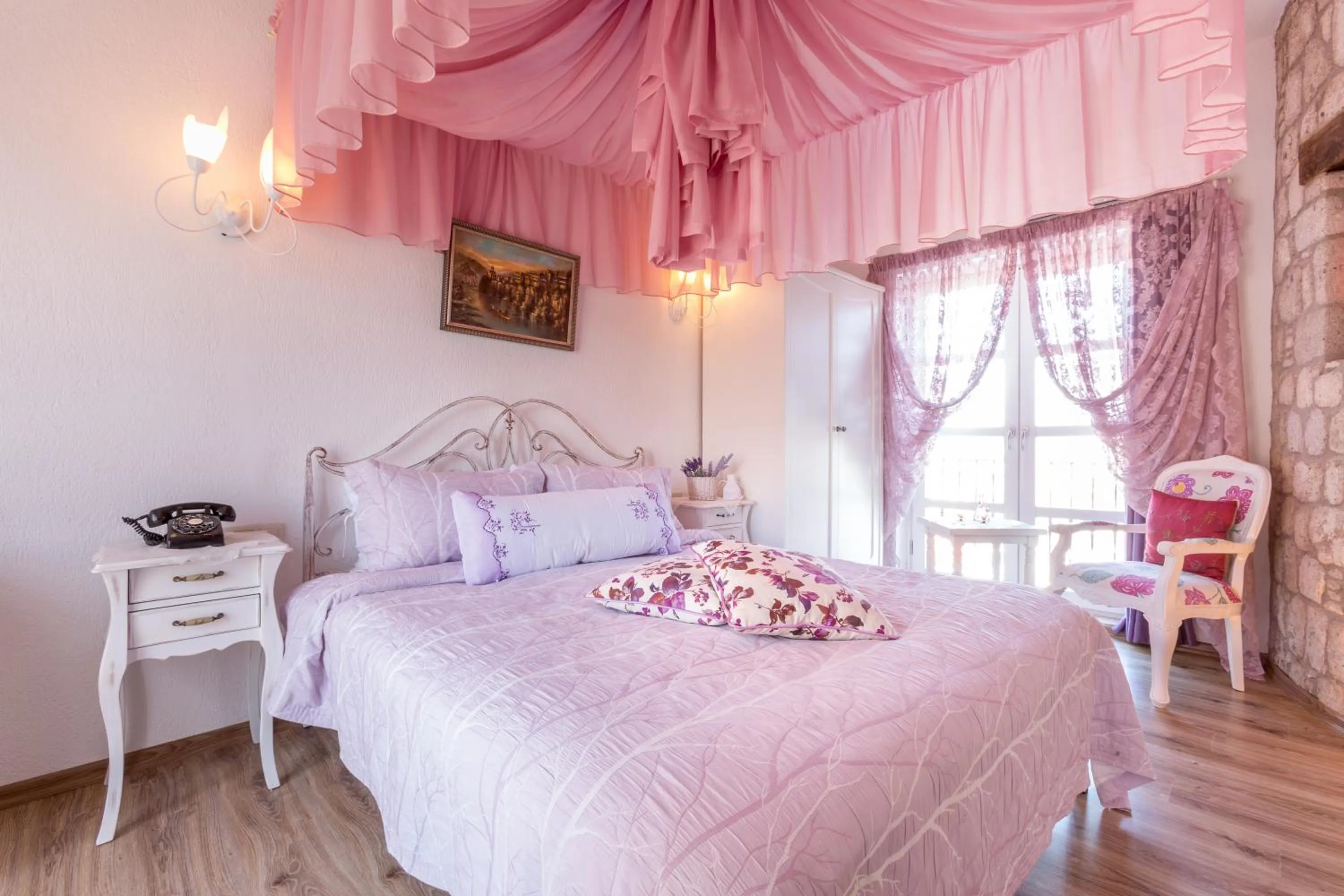 Decorative detail in Chigdem Hotel-Special Category