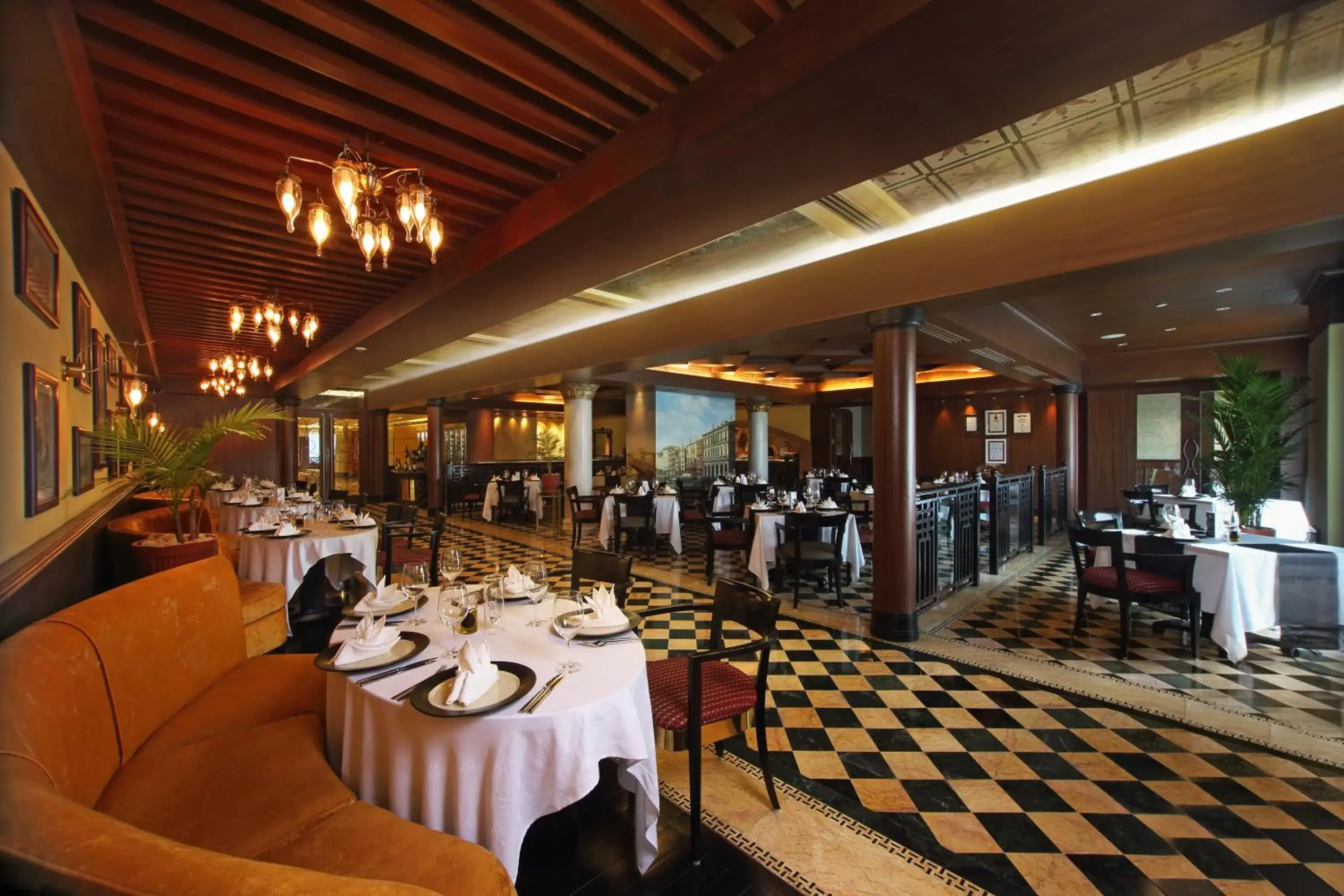 Restaurant/places to eat in Gokulam Grand Hotel & Spa Bangalore Restaurant/places to eat in Gokulam Grand Hotel & Spa Bangalore