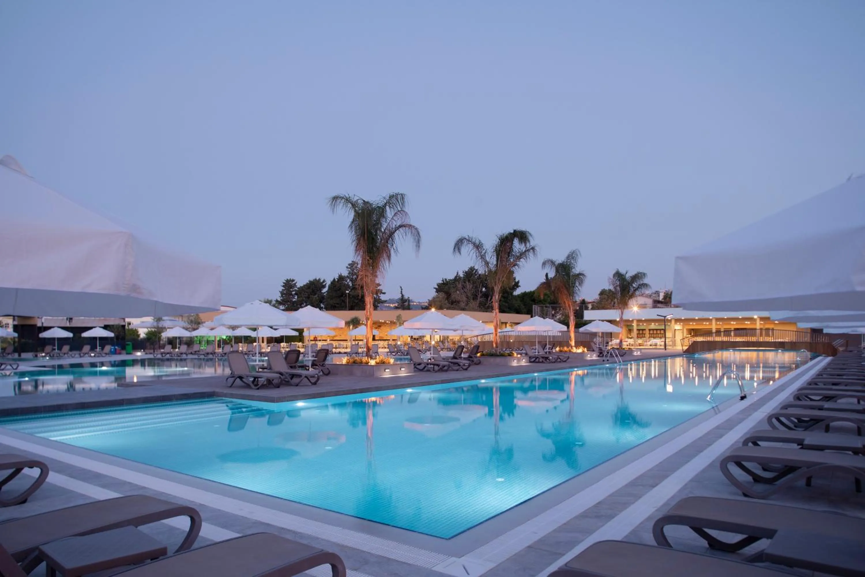 Swimming pool in Green Garden Resort & Spa Hotel