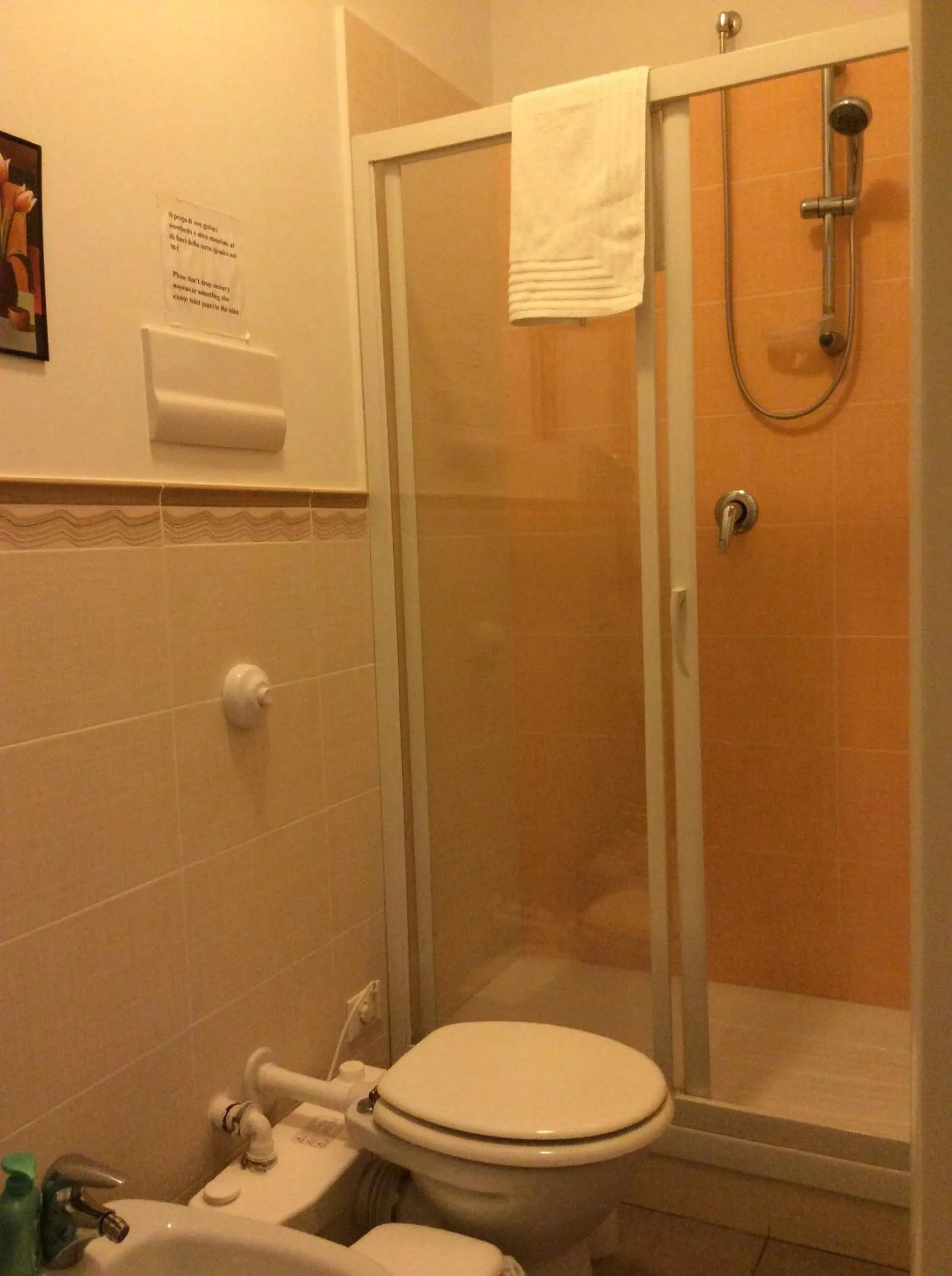 Shower in Vado Al Massimo