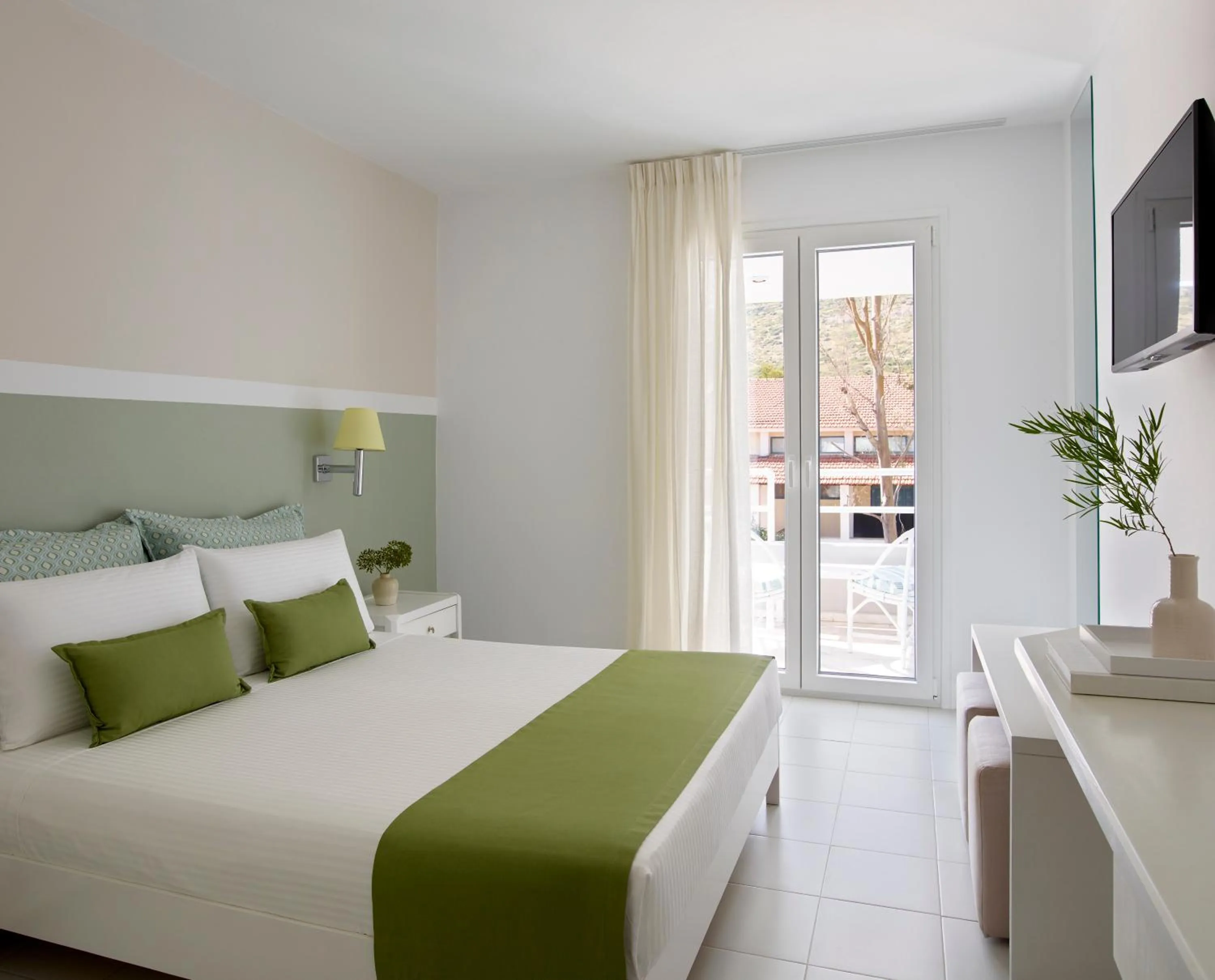 Shower, Bed in Kouros Seasight Hotel