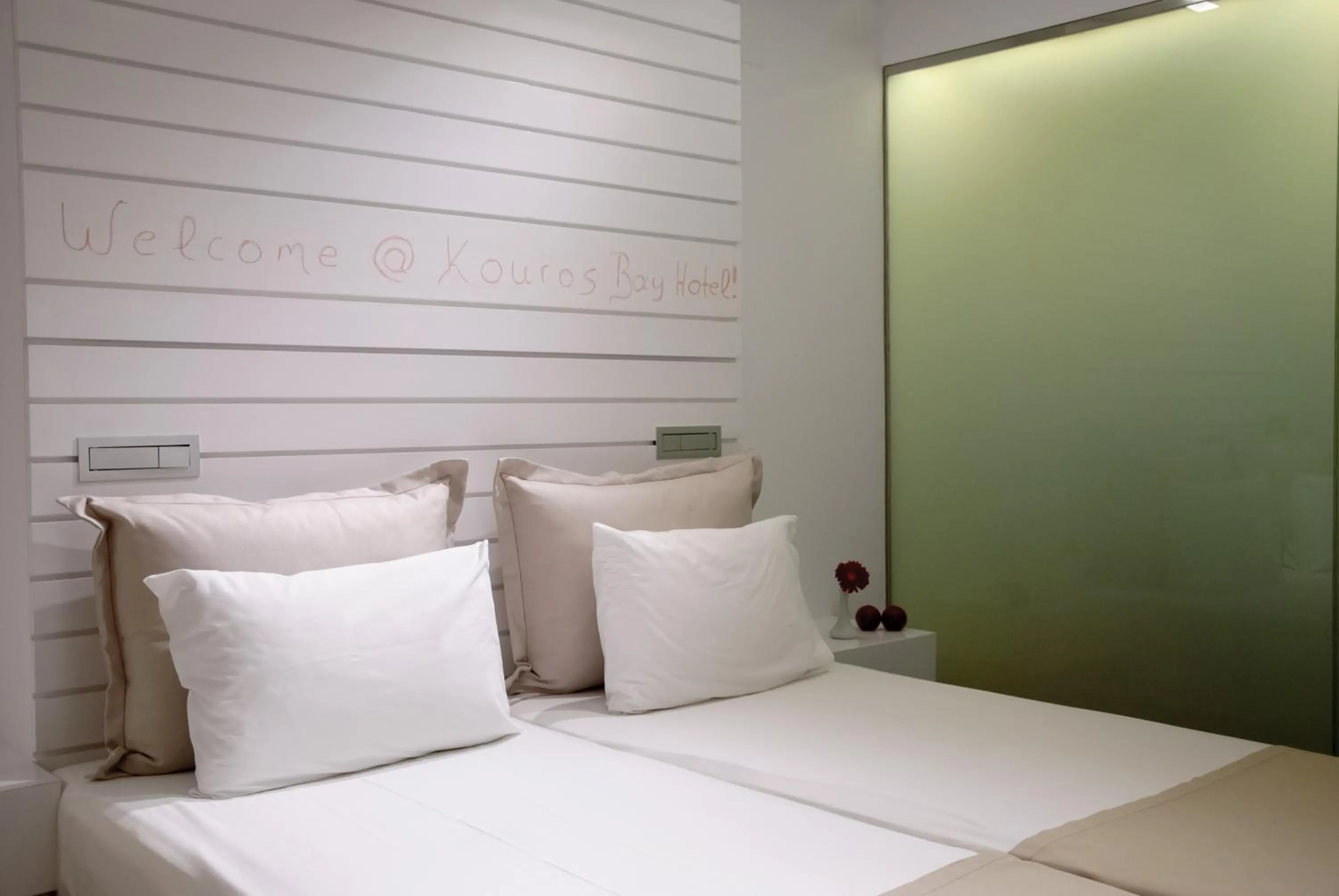 Garden view, Bed in Kouros Seasight Hotel