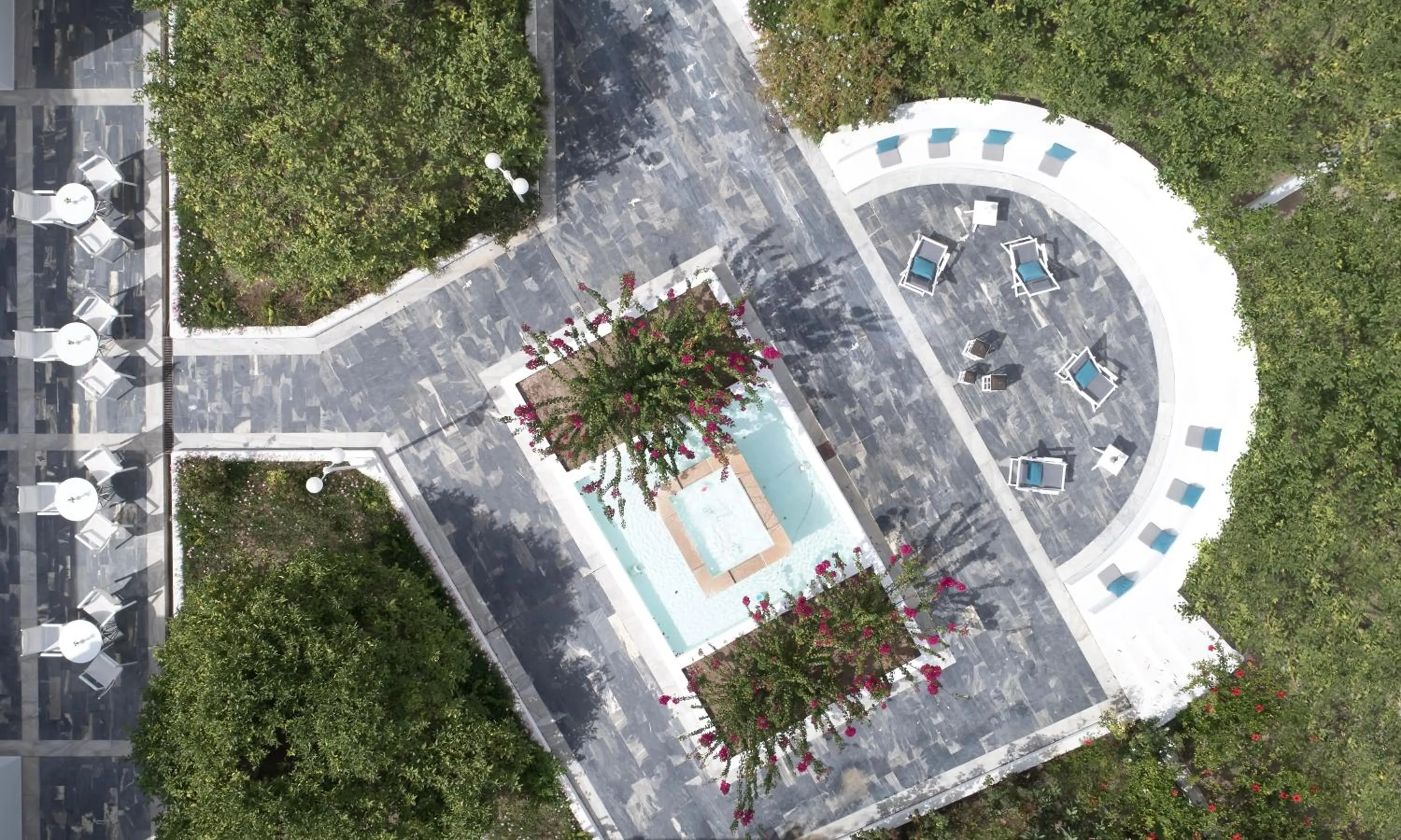 Garden view in Kouros Seasight Hotel