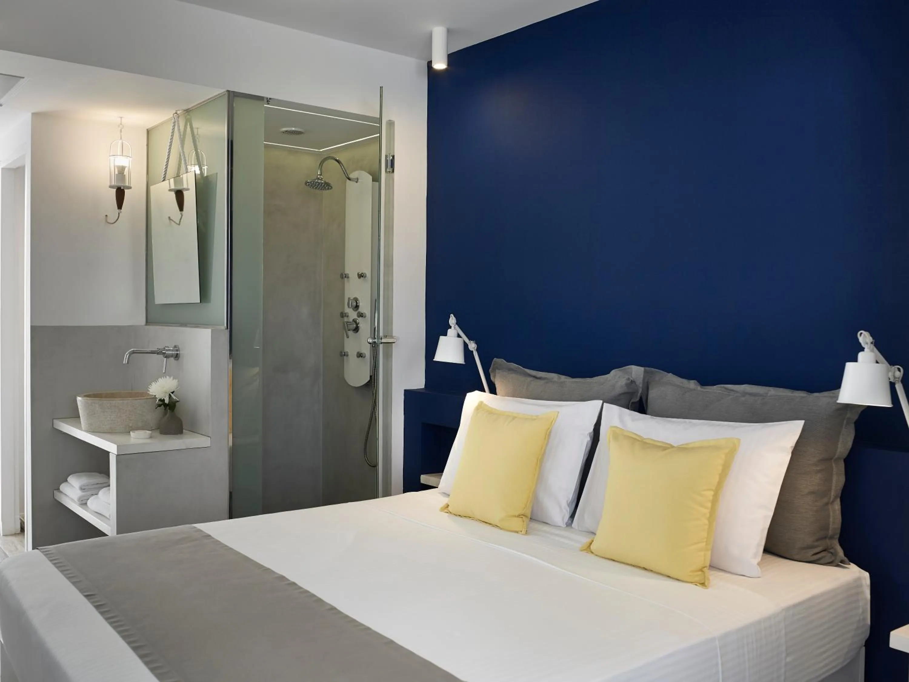 Photo of the whole room, Bed in Kouros Seasight Hotel