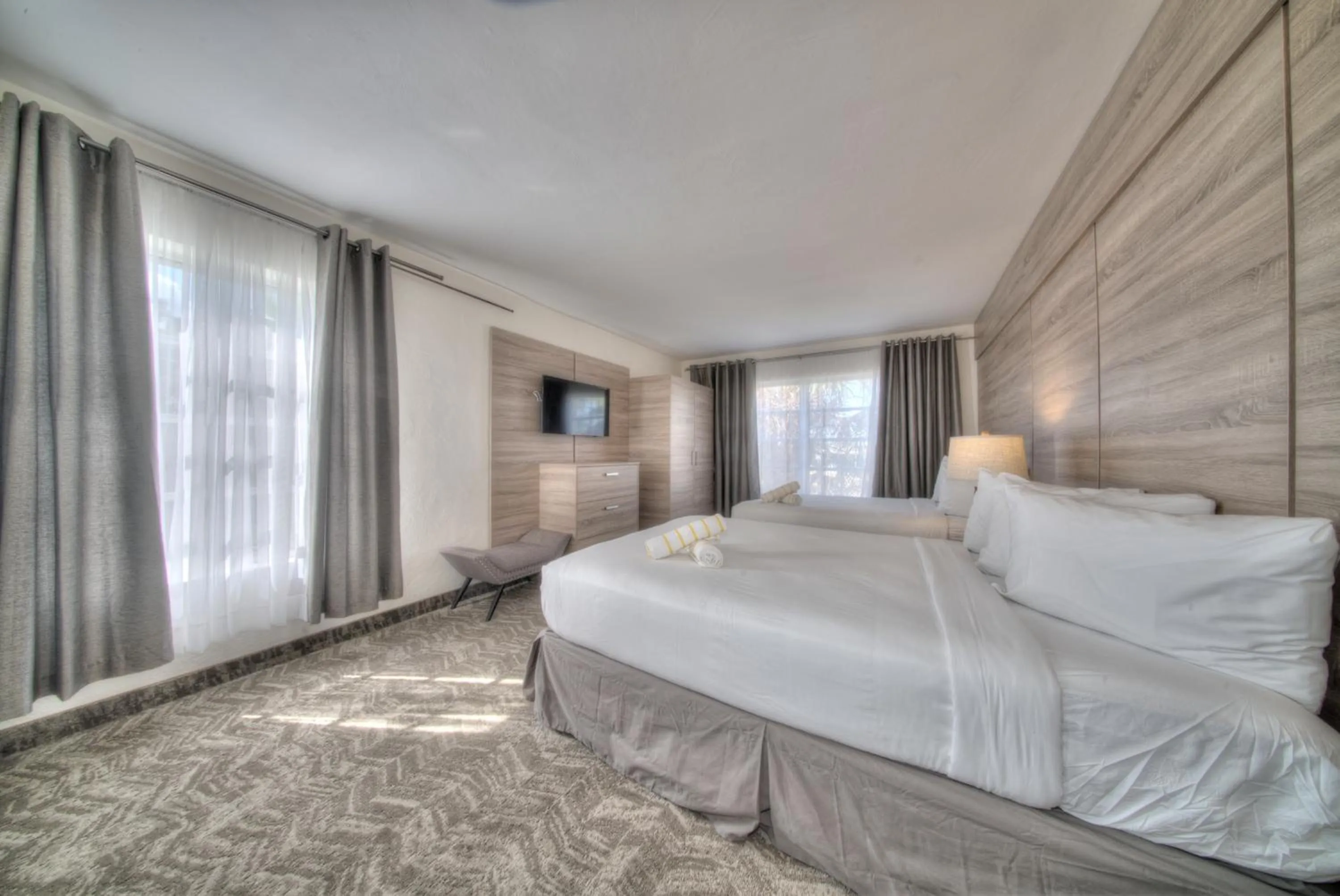 Bed in Riverside by the Beach Apartments