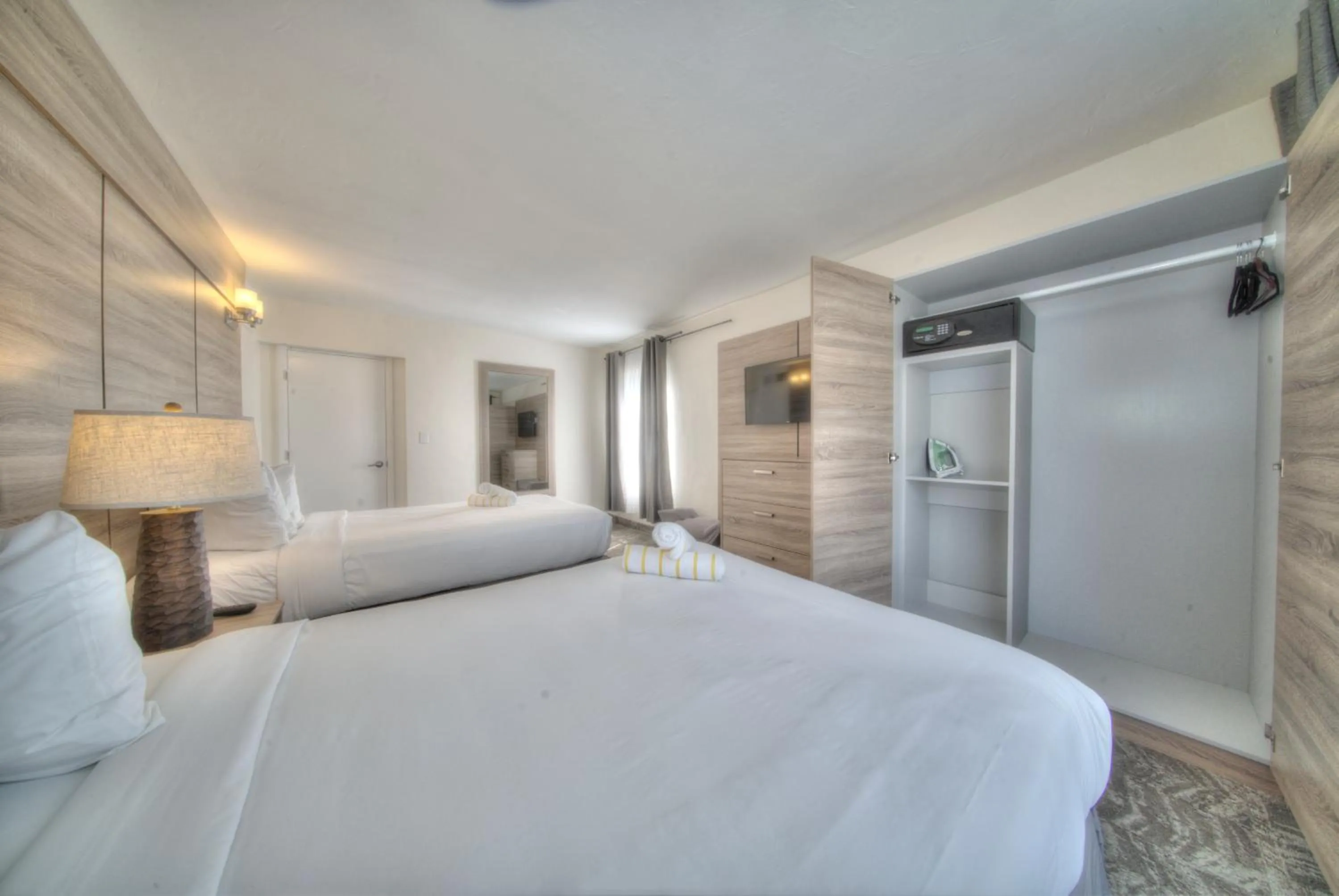 Bed in Riverside by the Beach Apartments