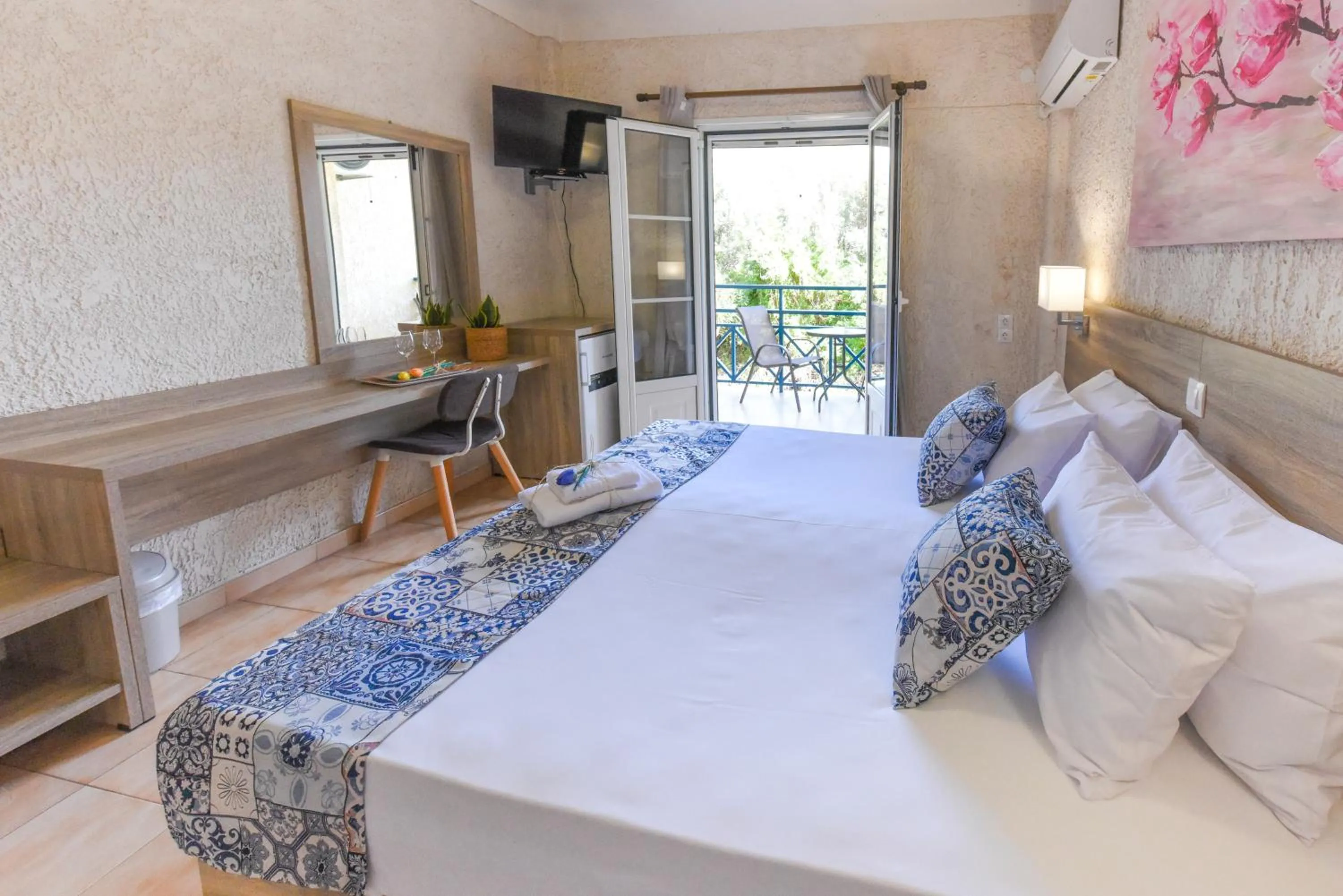 Photo of the whole room, Bed in Paradise Hotel