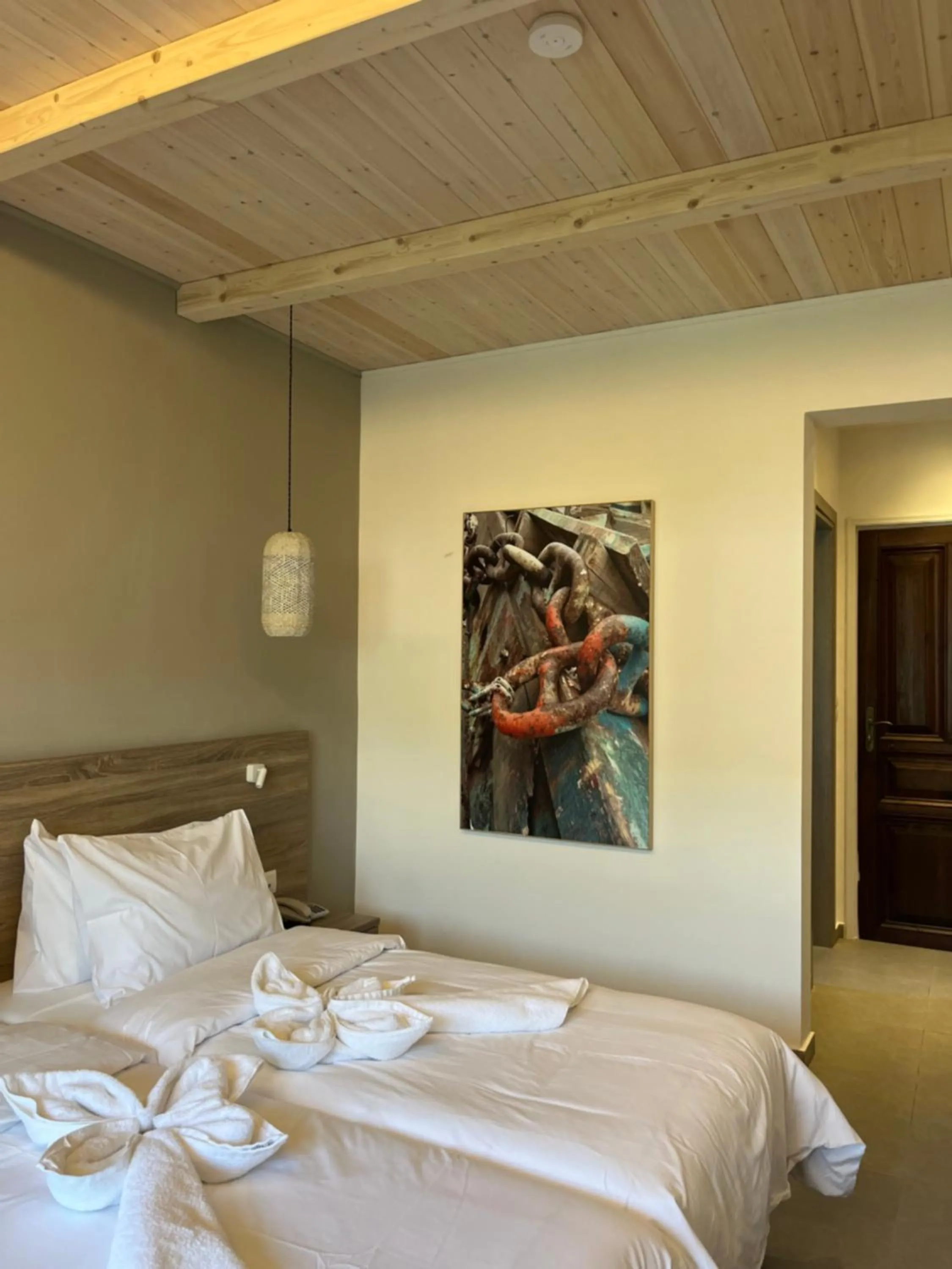 Bedroom, Bed in Paradise Hotel