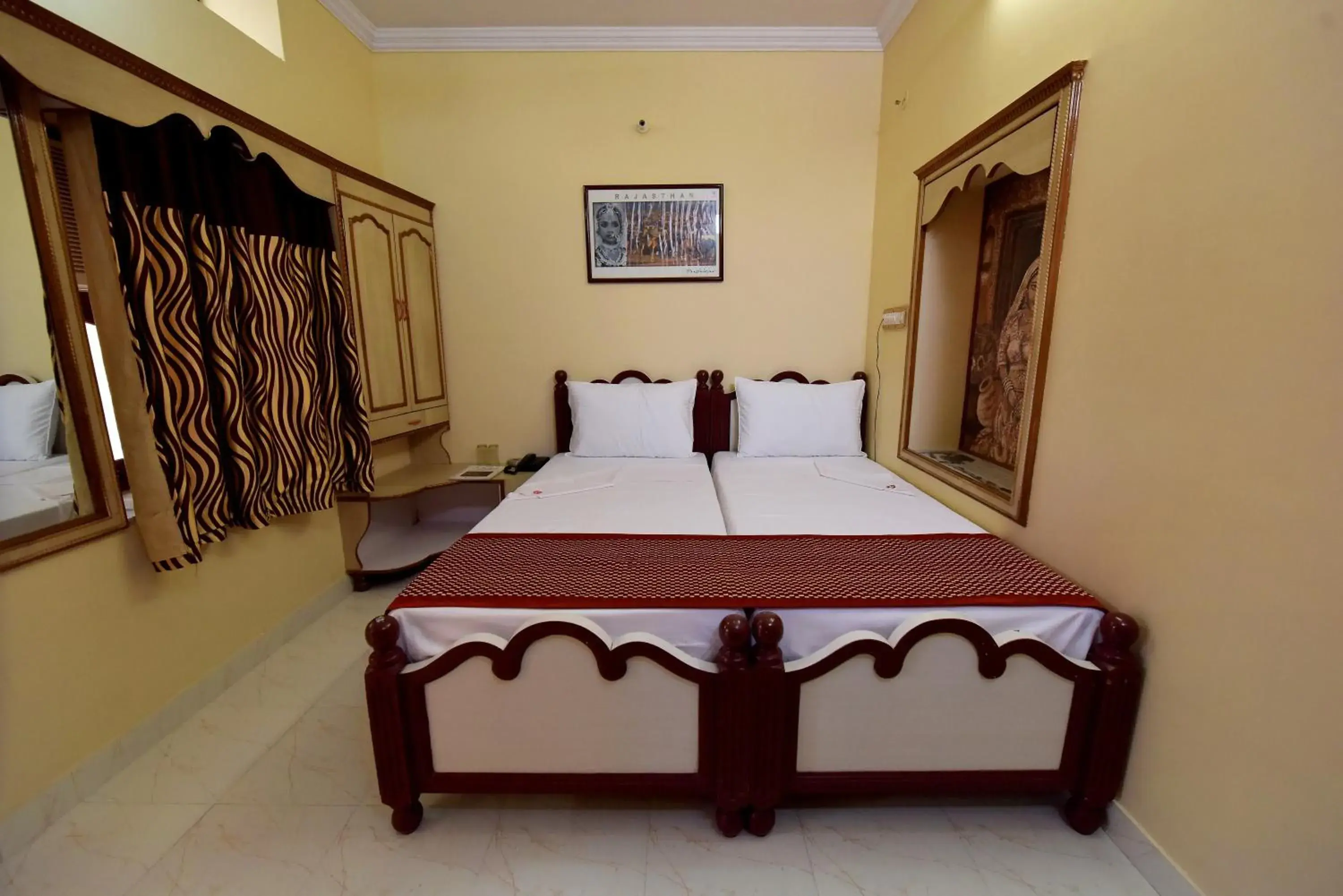 Photo of the whole room, Bed in Jee Ri Haveli Photo of the whole room, Bed in Jee Ri Haveli