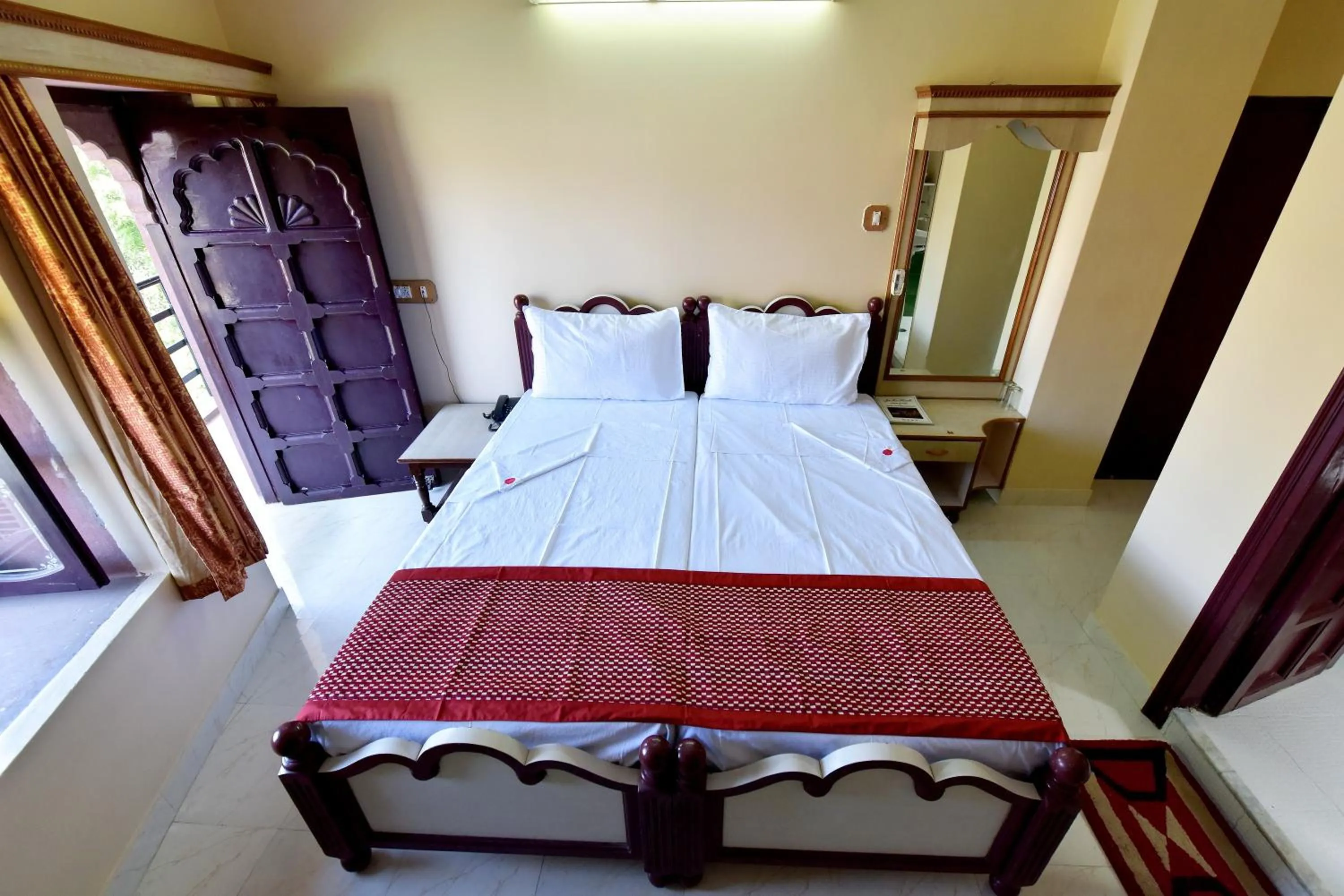 Photo of the whole room, Bed in Jee Ri Haveli