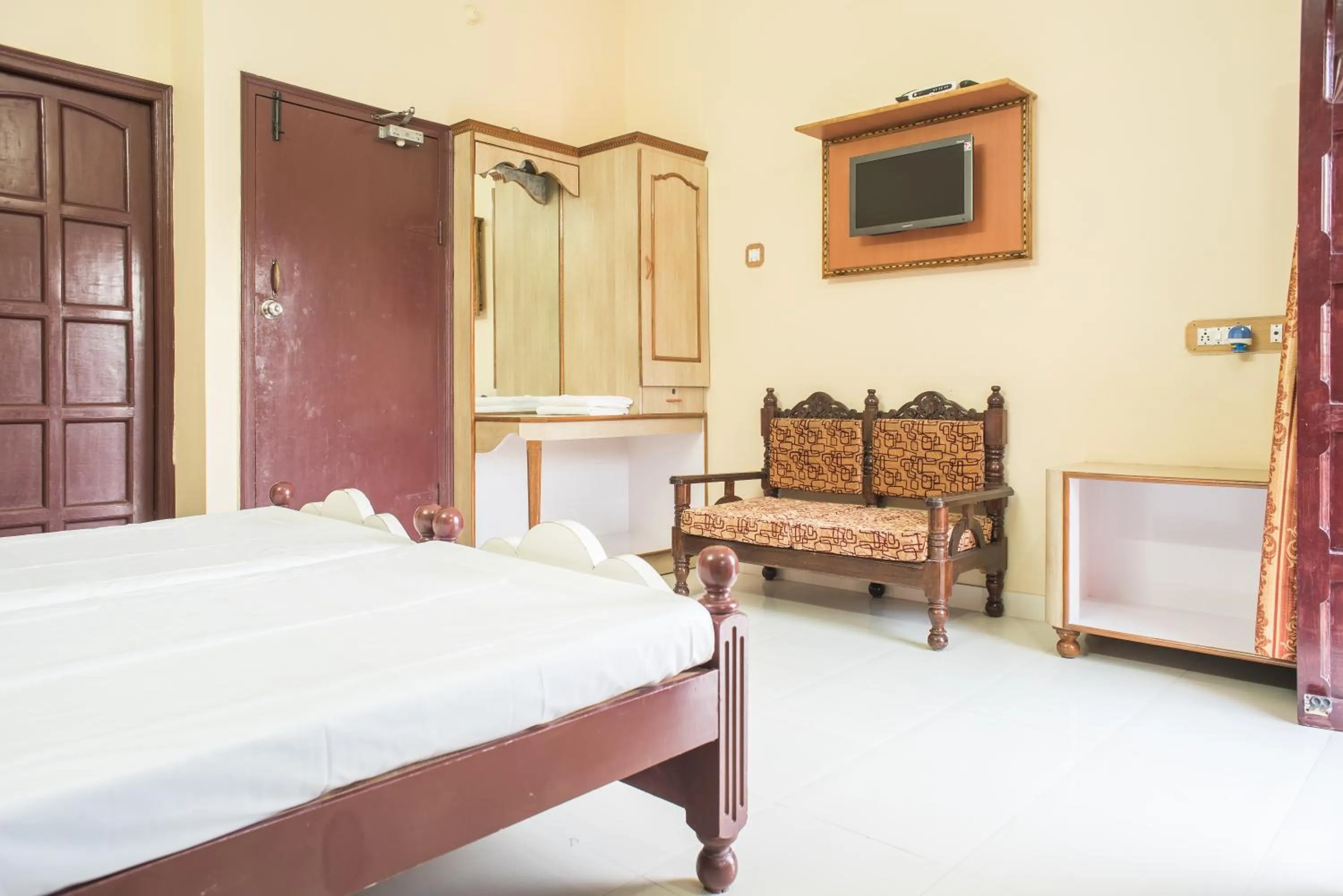 Photo of the whole room, Bed in Jee Ri Haveli