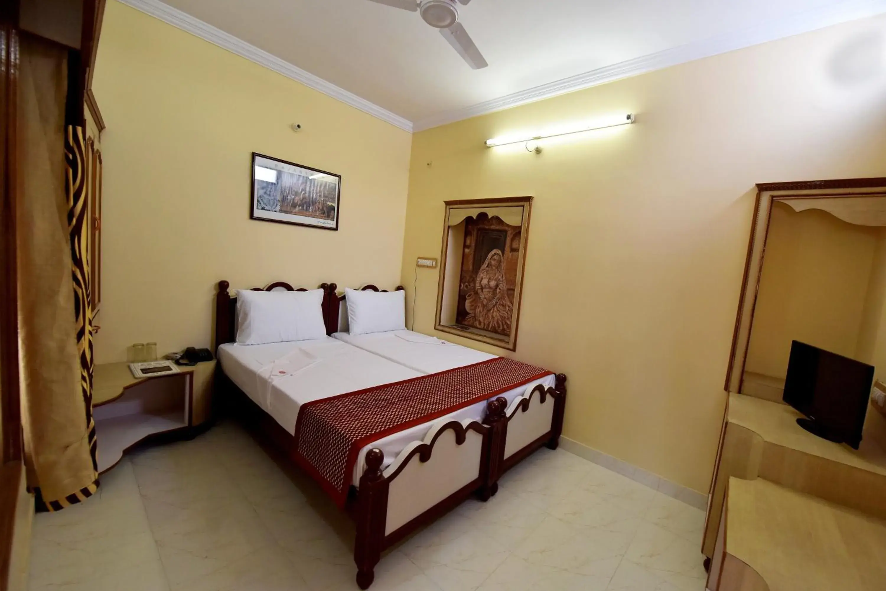 Photo of the whole room, Bed in Jee Ri Haveli Photo of the whole room, Bed in Jee Ri Haveli