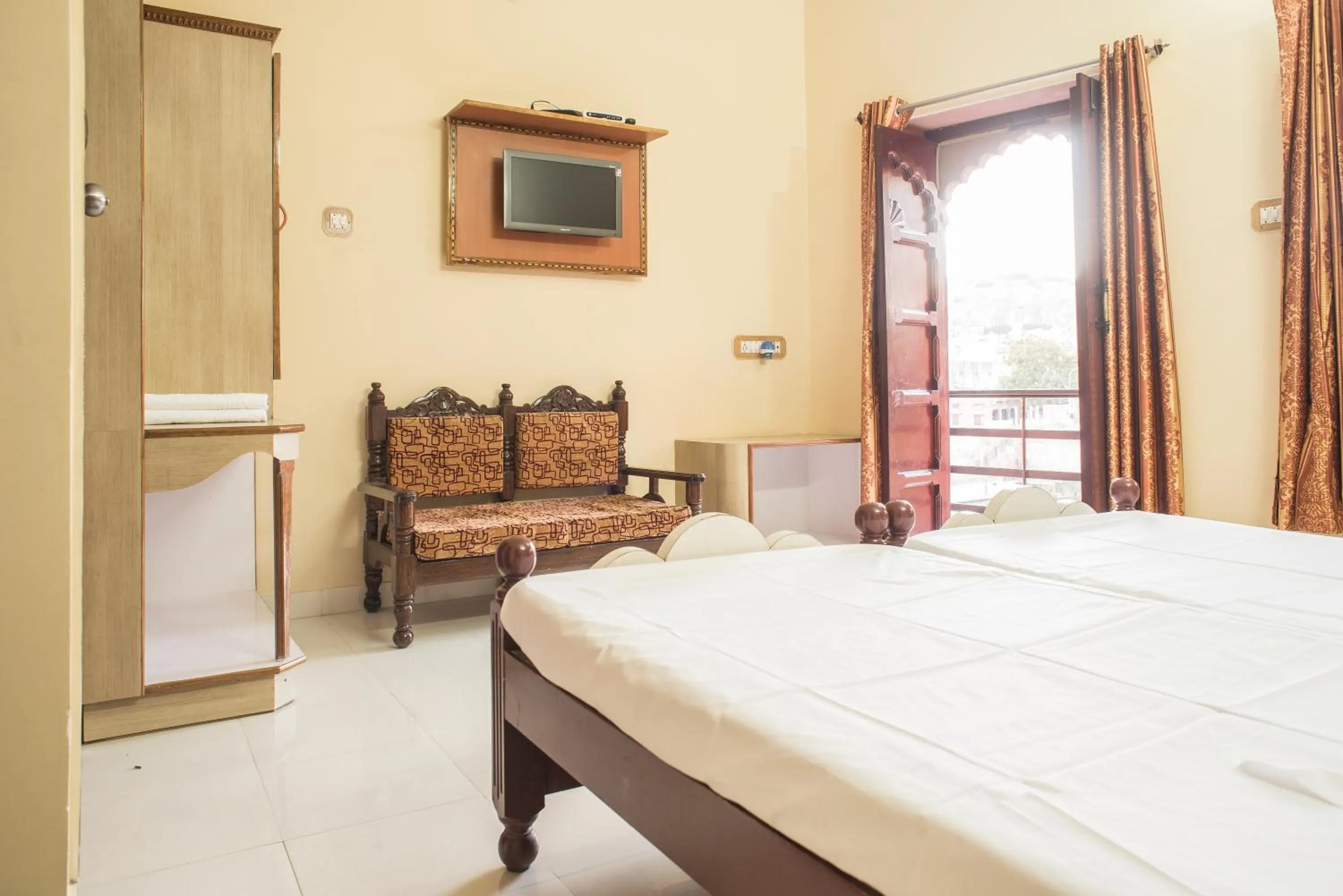 TV and multimedia, Bed in Jee Ri Haveli