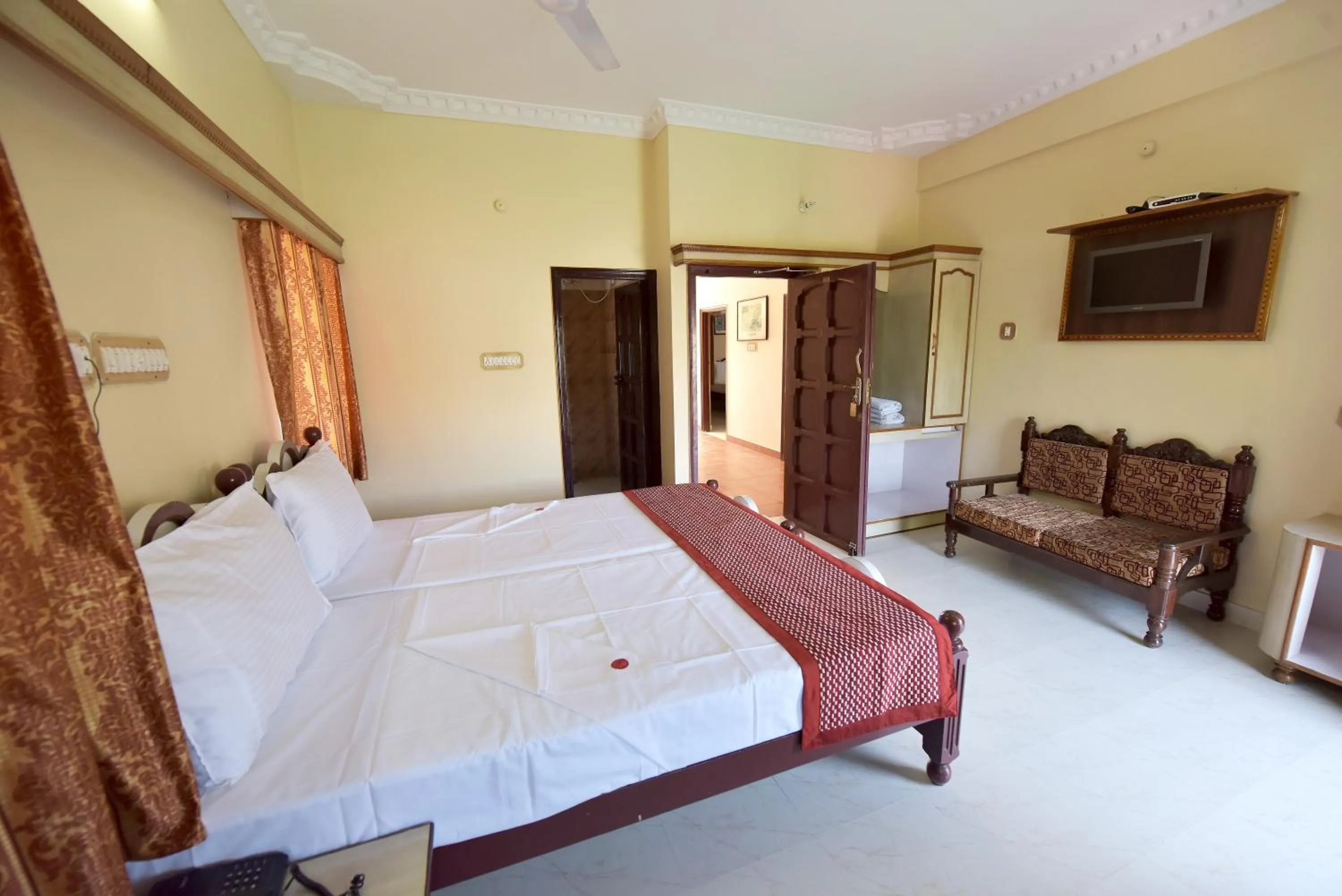 Photo of the whole room, Bed in Jee Ri Haveli
