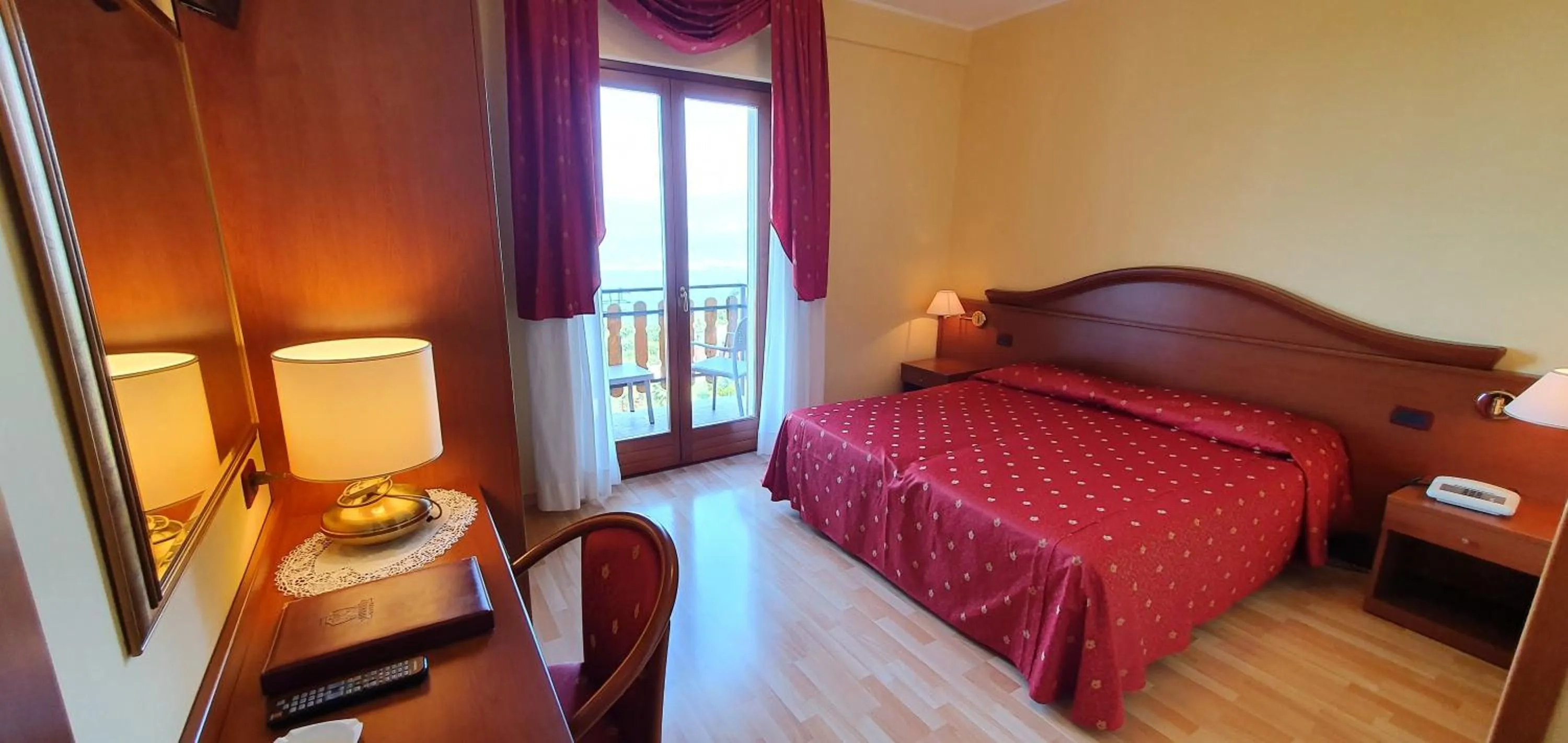 Photo of the whole room, Bed in Hotel Diana