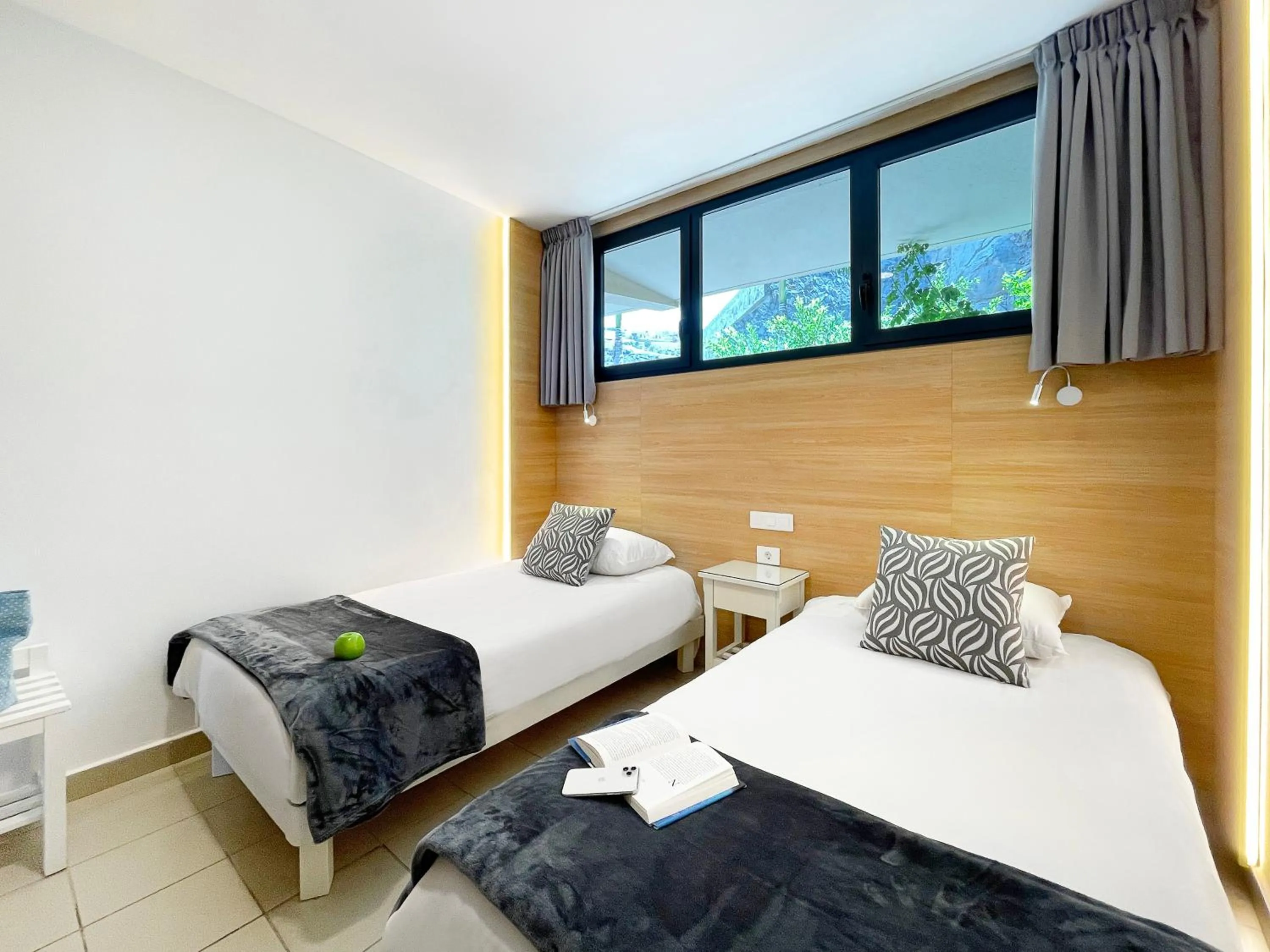 Bedroom, Bed in Gran Amadores