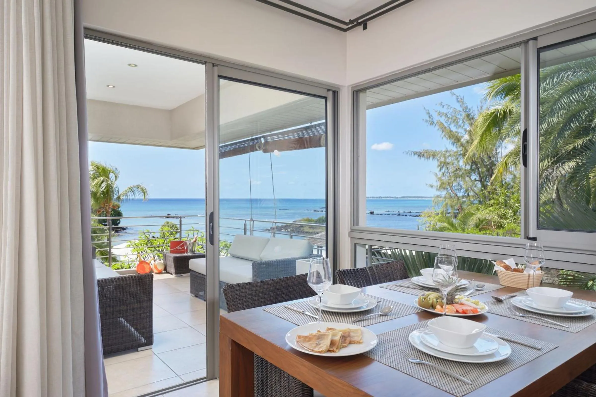 Dining area in Bon Azur Beachfront Suites & Penthouses by LOV Mauritius