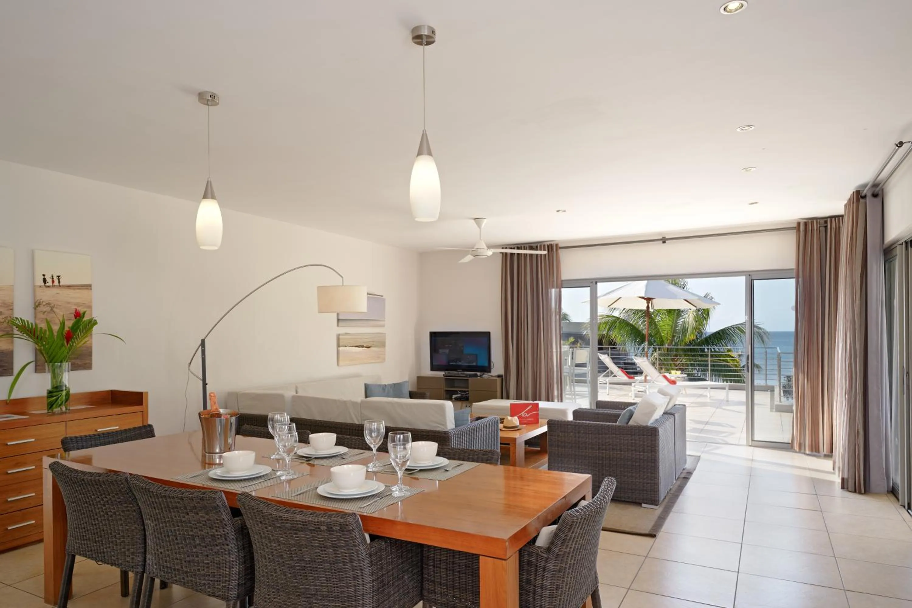 Living room in Bon Azur Beachfront Suites & Penthouses by LOV Mauritius