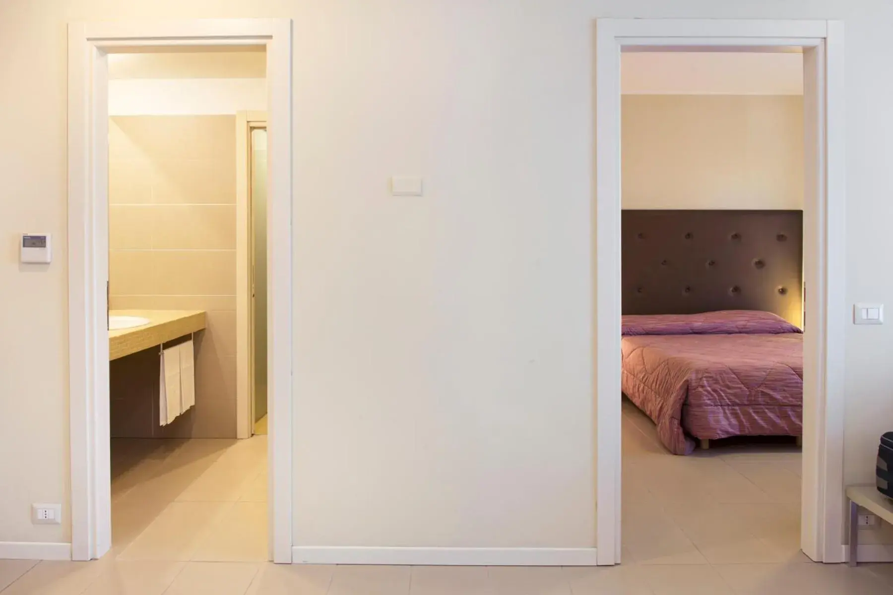 Bathroom, Bed in City Residence