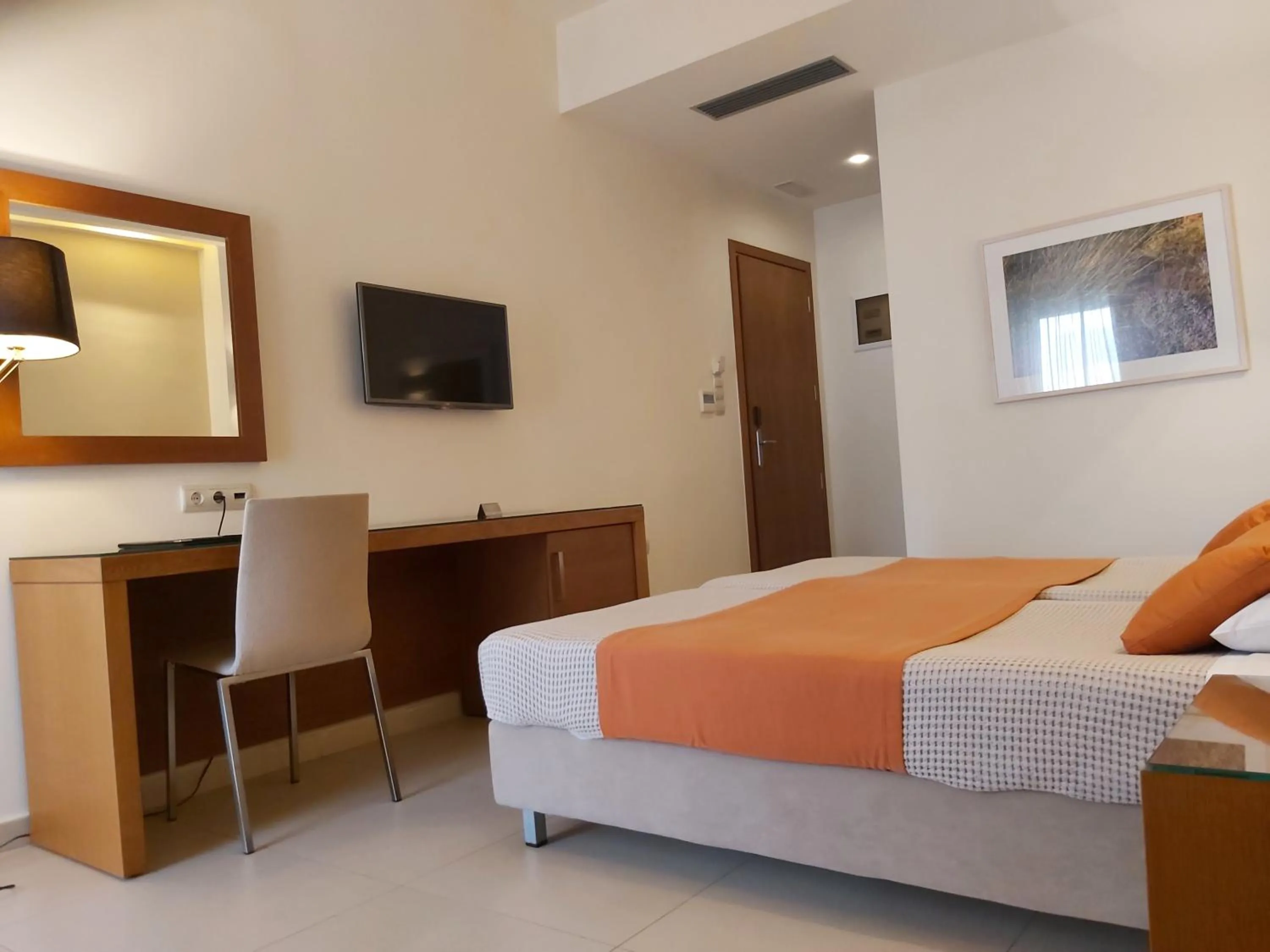 Bedroom, Bed in El Greco Hotel