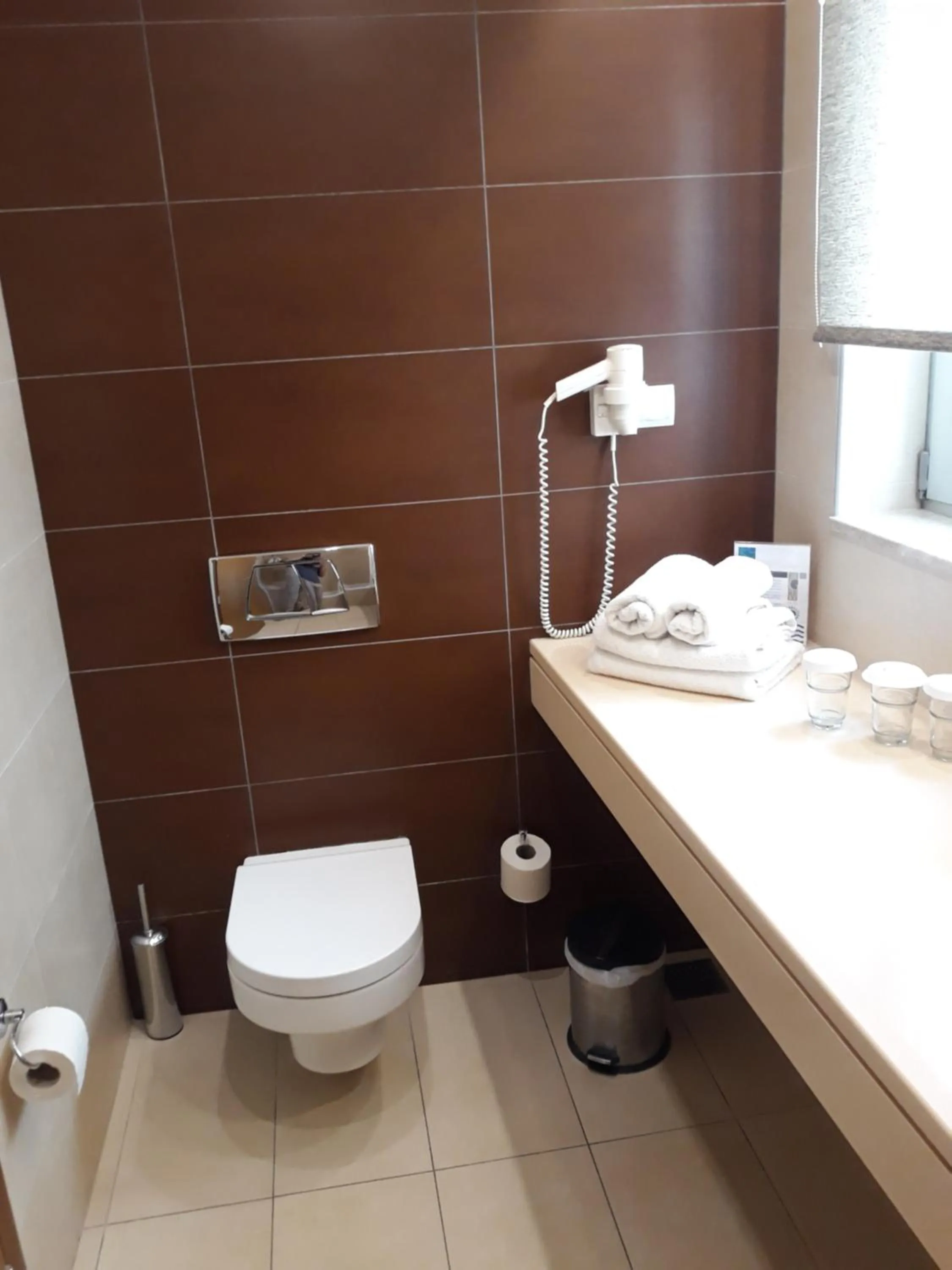 Toilet in El Greco Hotel