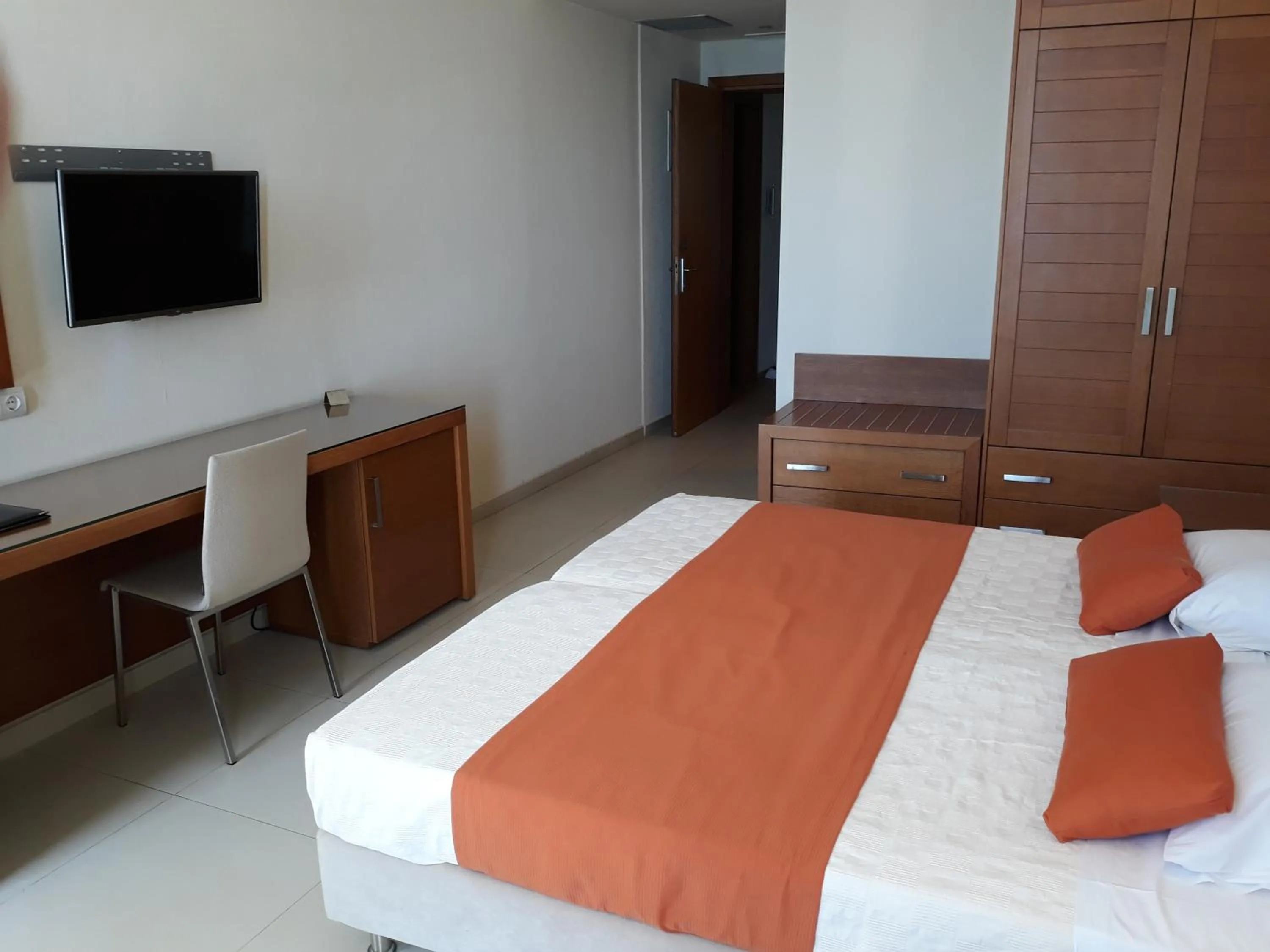 Bedroom, Bed in El Greco Hotel