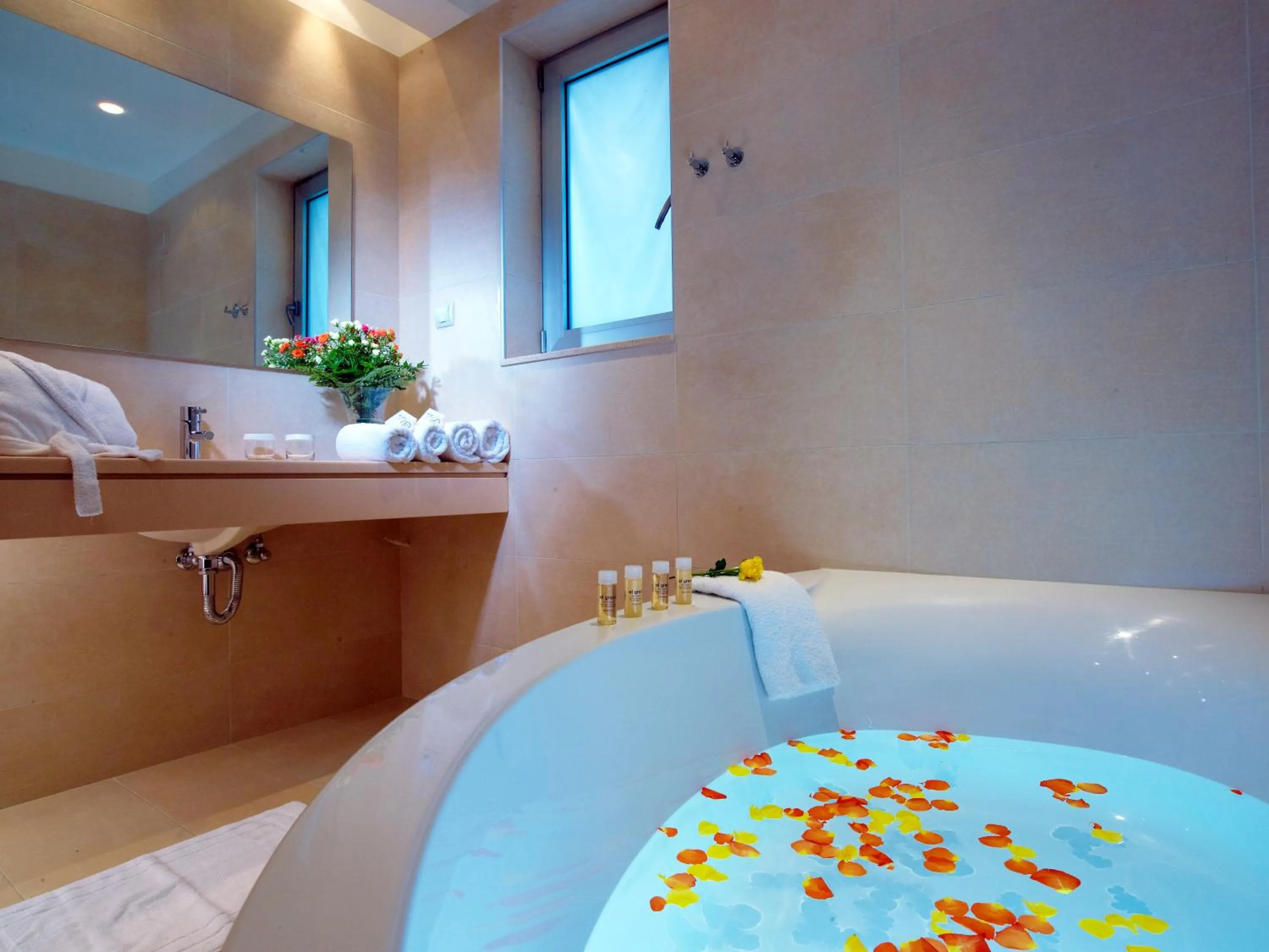 Bathroom in El Greco Hotel